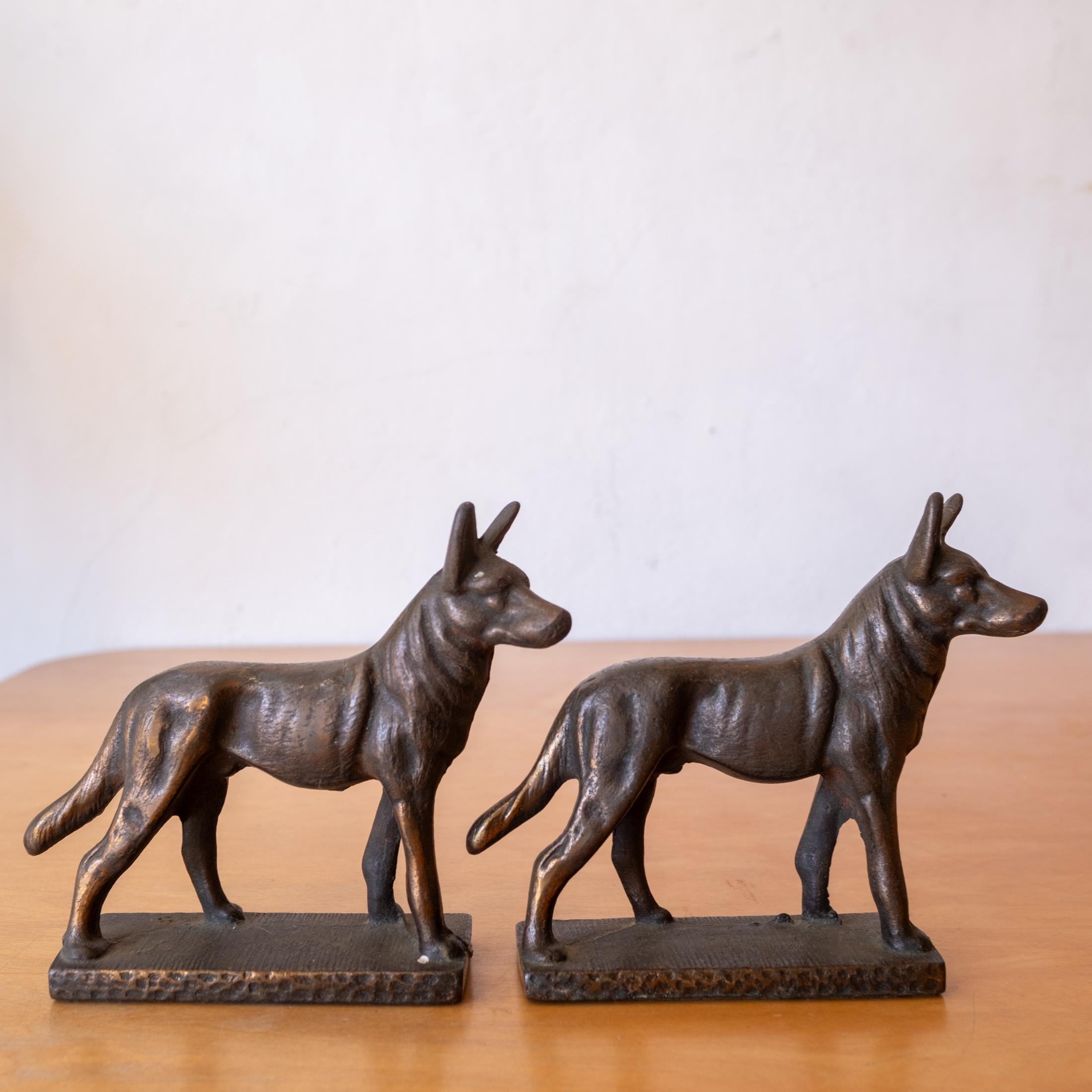 Antico fermalibri tedesco Sheppard con sculture in bronzo in vendita 5