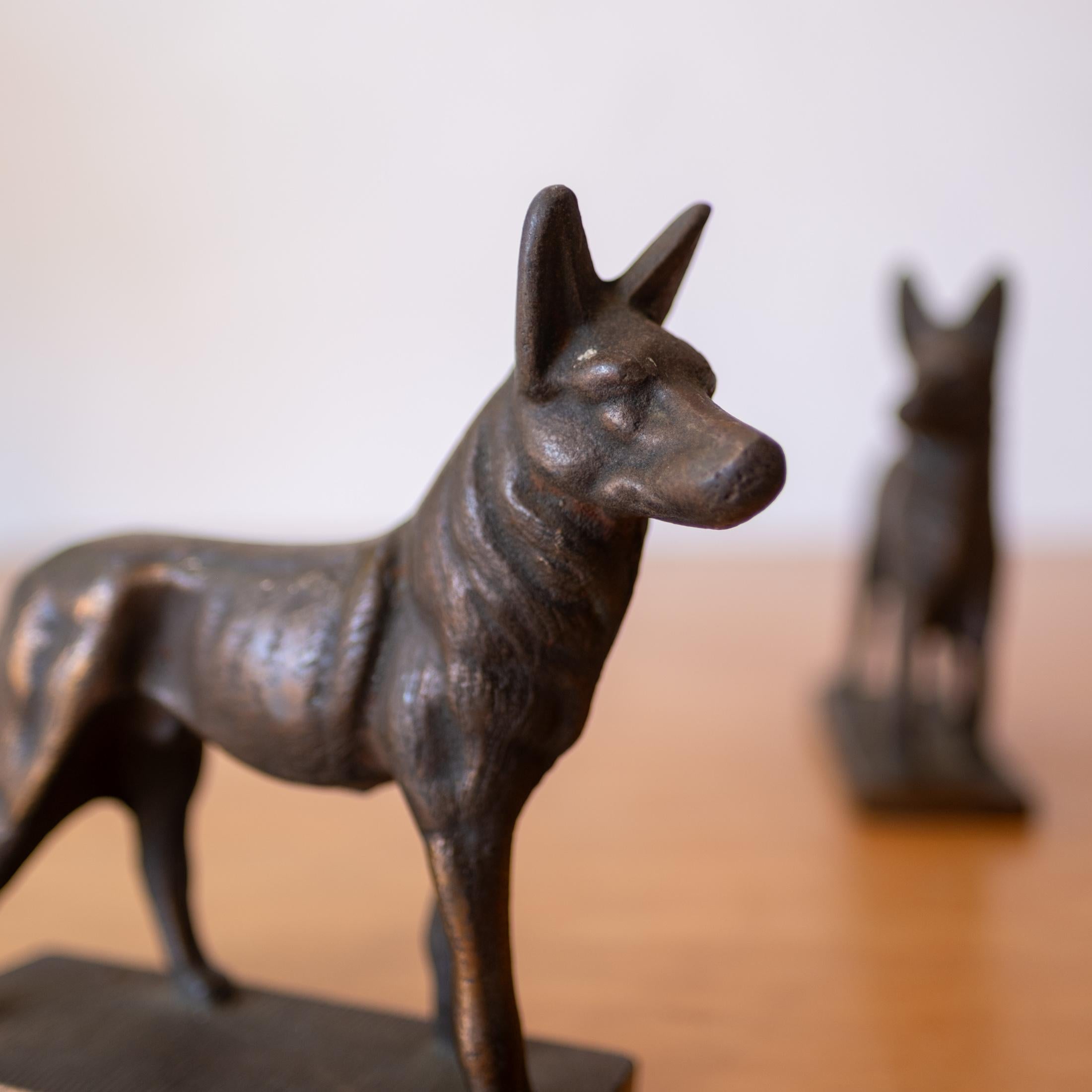 Antico fermalibri tedesco Sheppard con sculture in bronzo in vendita 2