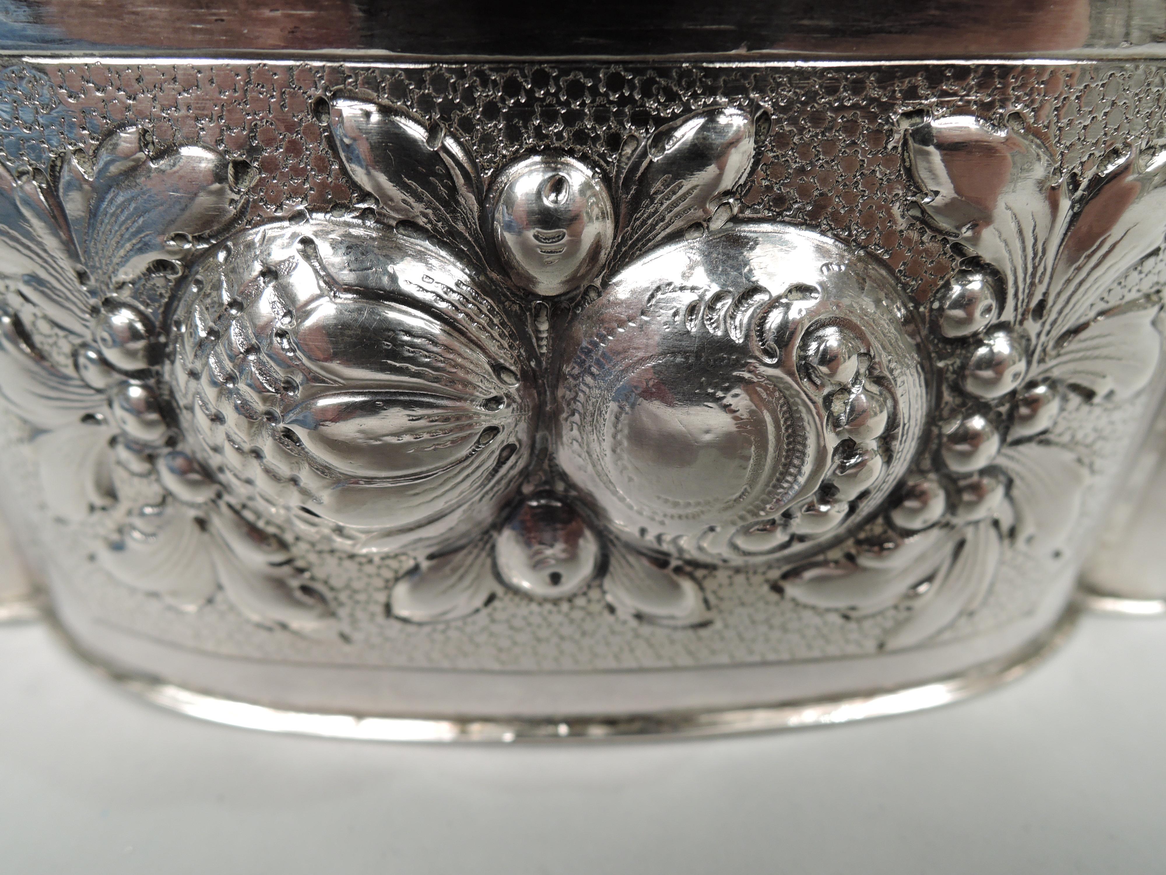 Antique German Silver Fruits and Foliage Keepsake Box In Excellent Condition For Sale In New York, NY