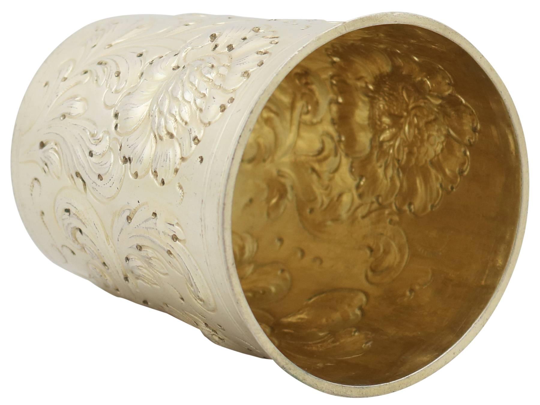 Antiker deutscher vergoldeter Silberbecher aus dem 18. Jahrhundert (Frühes 18. Jahrhundert) im Angebot