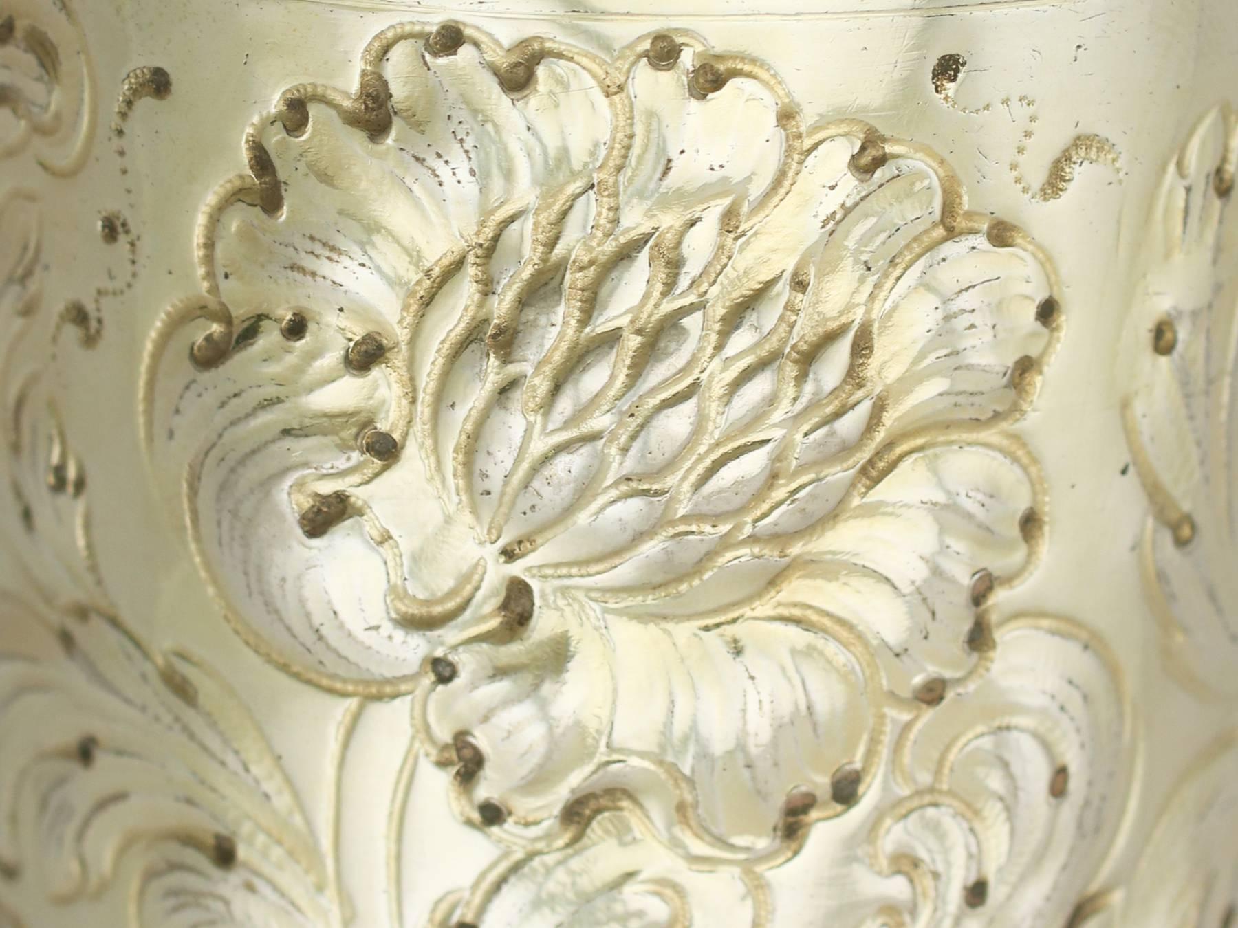 Antiker deutscher vergoldeter Silberbecher aus dem 18. Jahrhundert im Angebot 1