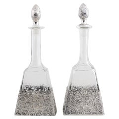 Antico decanter da bar tedesco in argento e vetro inciso
