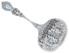 Antiker deutscher netzförmiger, figuraler Bon- Caddy-Servierlöffel aus Silber, 72 g, 8