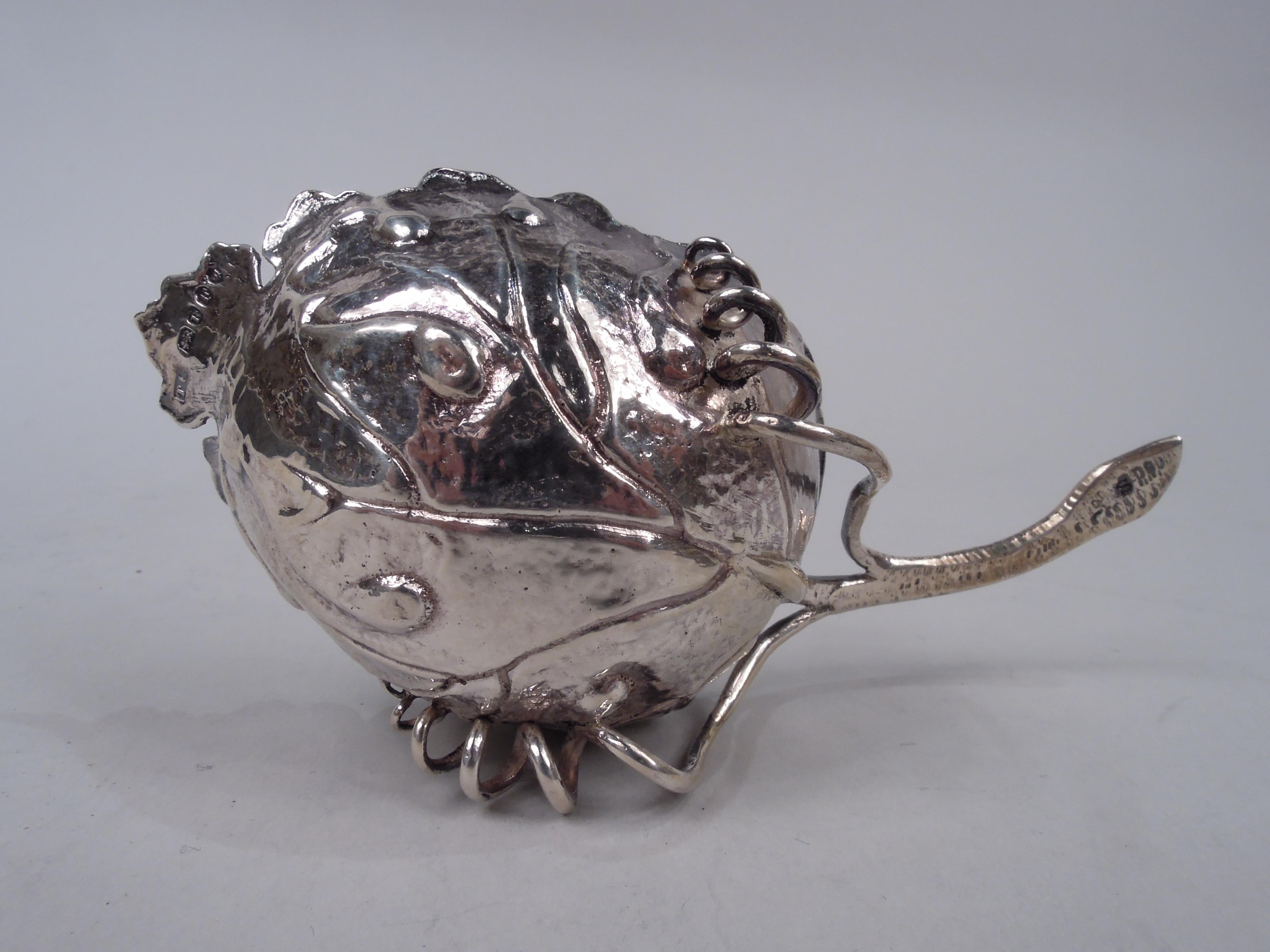 Antique German Silver Tea Scoop with English Sterling Import Marks In Good Condition For Sale In New York, NY