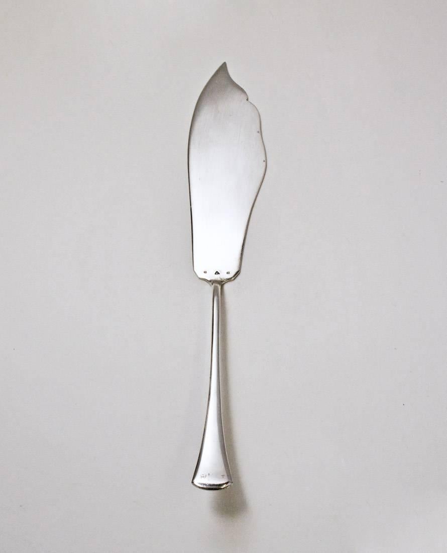 The antique silver plated pie and cake server is German dating from the early 20th century.