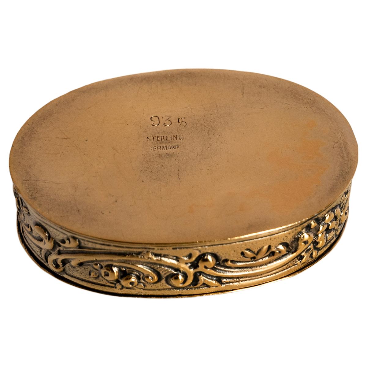 Antiguo estuche de rapé alemán de plata dorada con grabado floral 1880 en venta 10