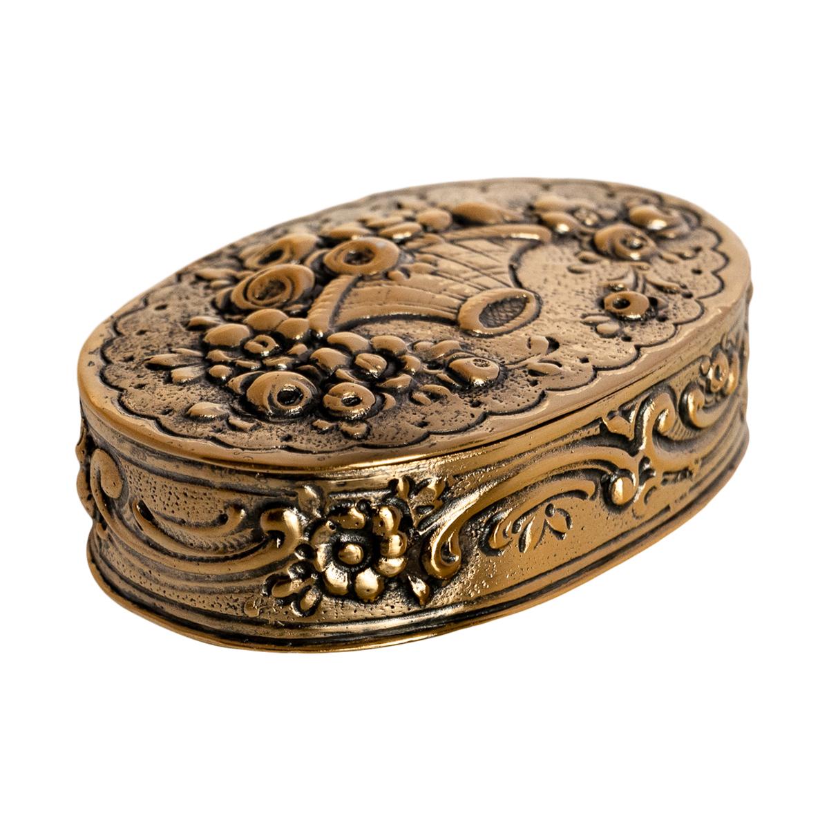 Antiguo estuche de rapé alemán de plata dorada con grabado floral 1880 Dorado en venta