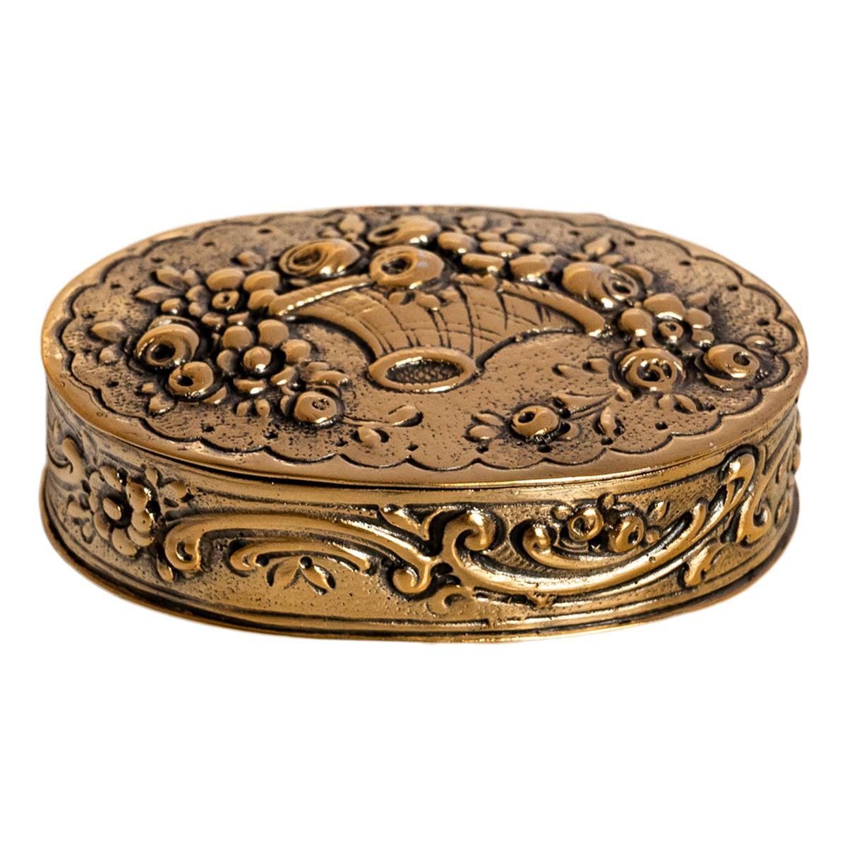 Antiguo estuche de rapé alemán de plata dorada con grabado floral 1880 Plata esterlina en venta