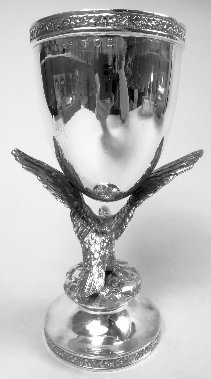 Antigua copa alemana de plata de ley con águila imperial Belle Époque en venta