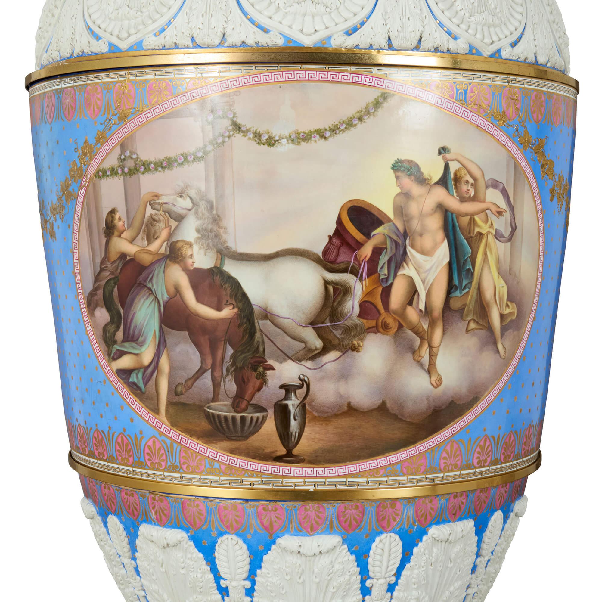 Tedesco Antico vaso tedesco molto grande in porcellana dipinta in oro blu KPM Porcelain in vendita