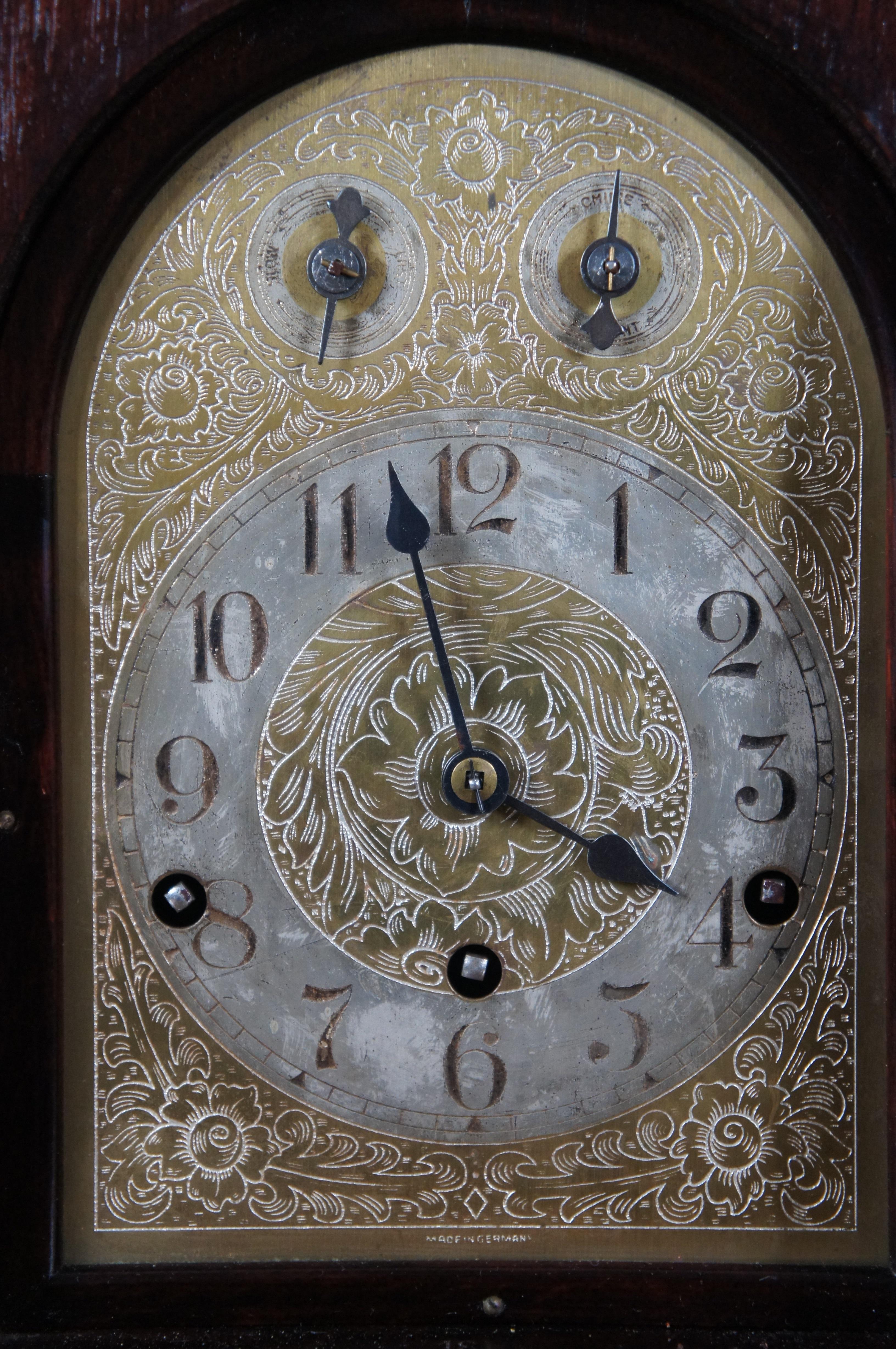 20ième siècle Horloge de cheminée allemande ancienne victorienne en acajou Westminster Kienzle Bracket  en vente