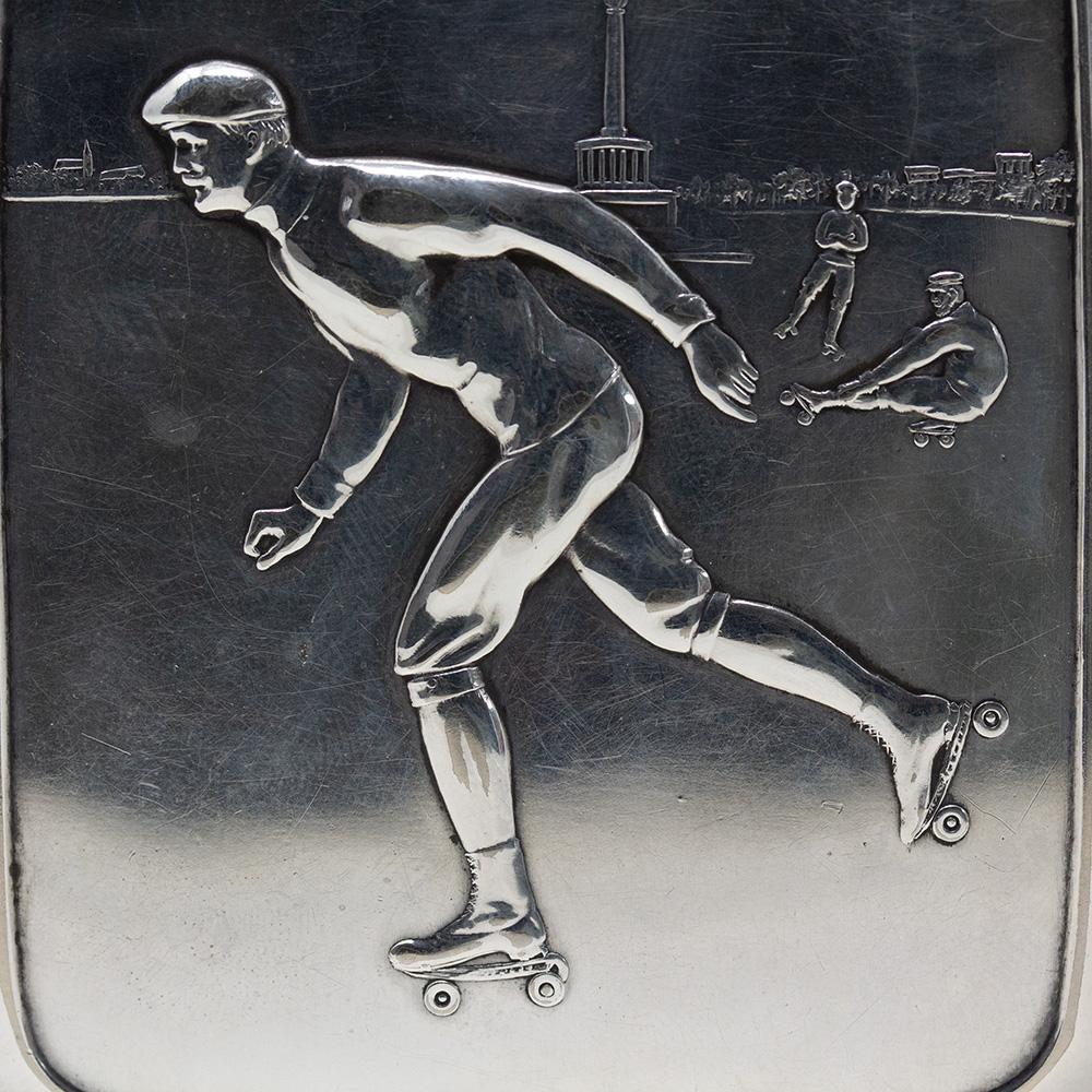 Moulage Ancien étui à cigarettes allemand WMF pour patins à roulettes en vente