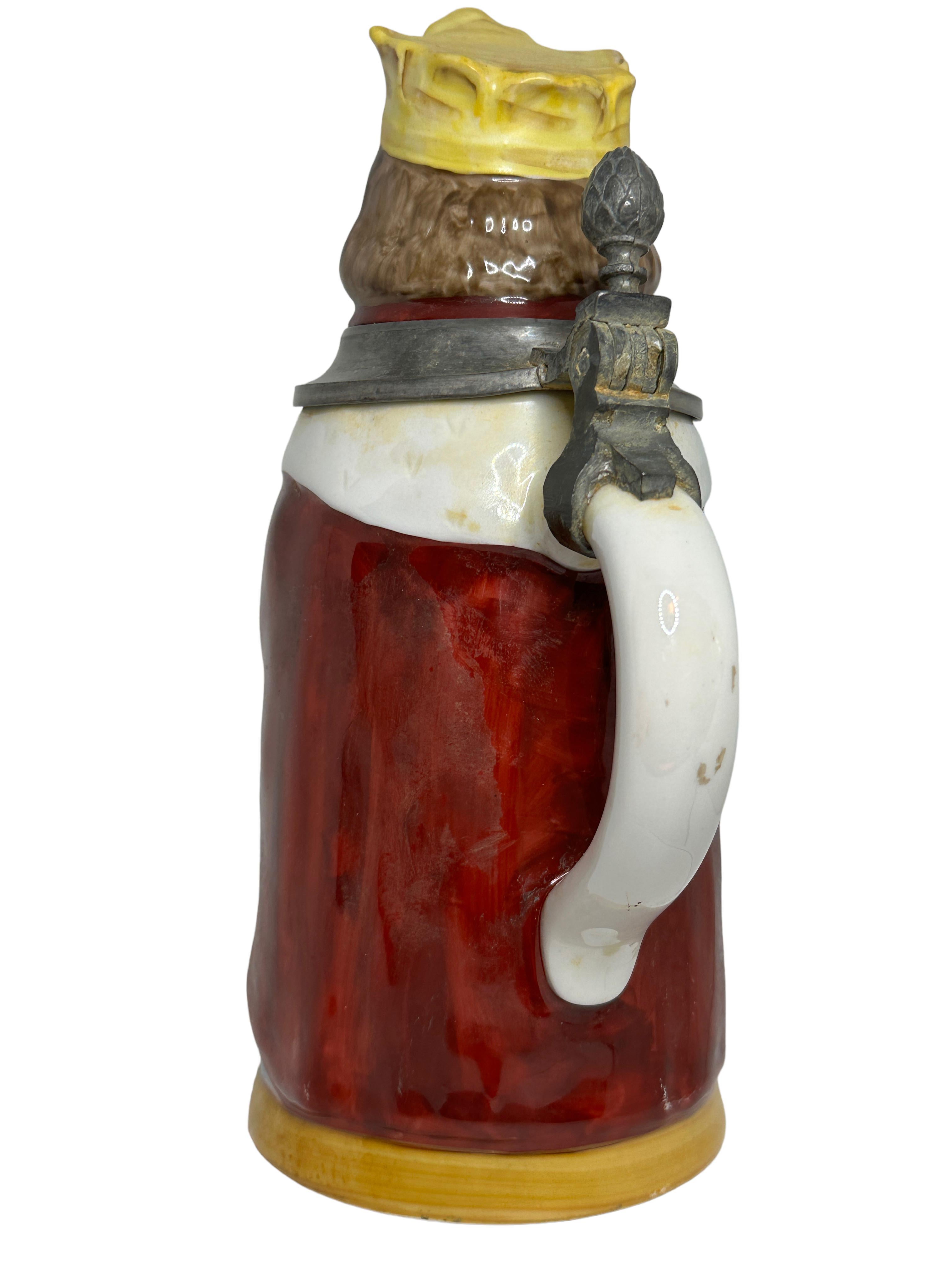 Art nouveau Beer Stein Allemagne antique à couvercle King Character, E. Bohne, Allemagne, années 1930 en vente