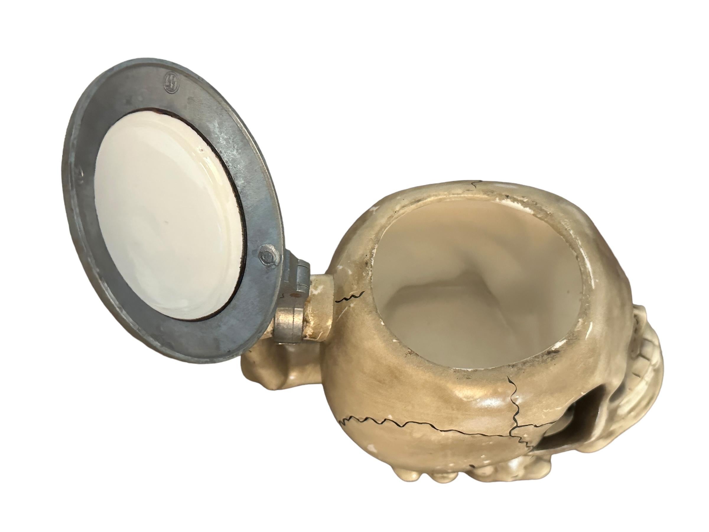 Antiguo Stein de Cerveza con Tapa de Calavera de Alemania, E. Bohne, Alemania, Años 30 - 1945 1
