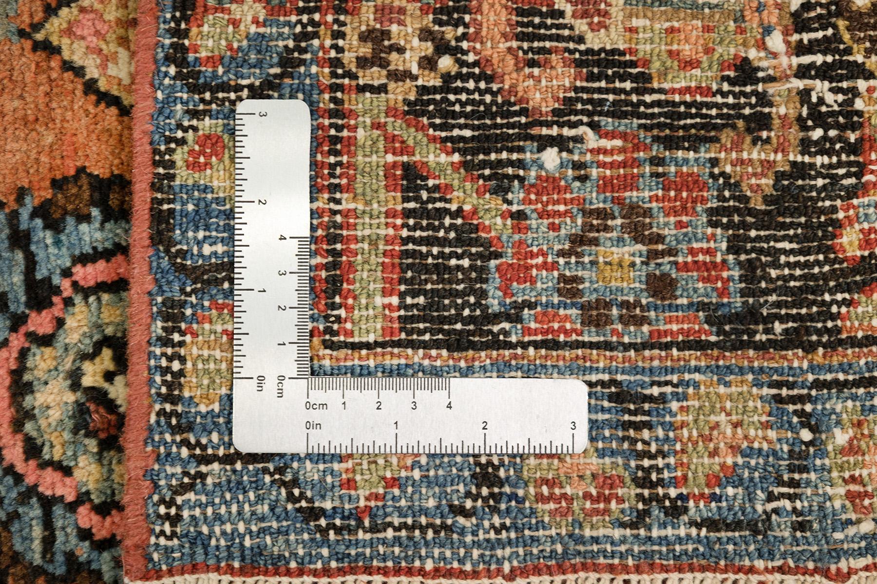 Antiker Gharajeh-Teppich, handgeknüpft, 6,7 × 4,9 Fuß - Rot, Marine & Blau im Angebot 1