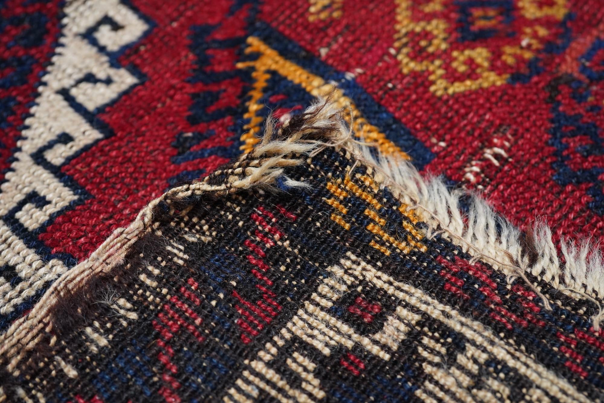 Antique Ghashgaie Rug For Sale 5