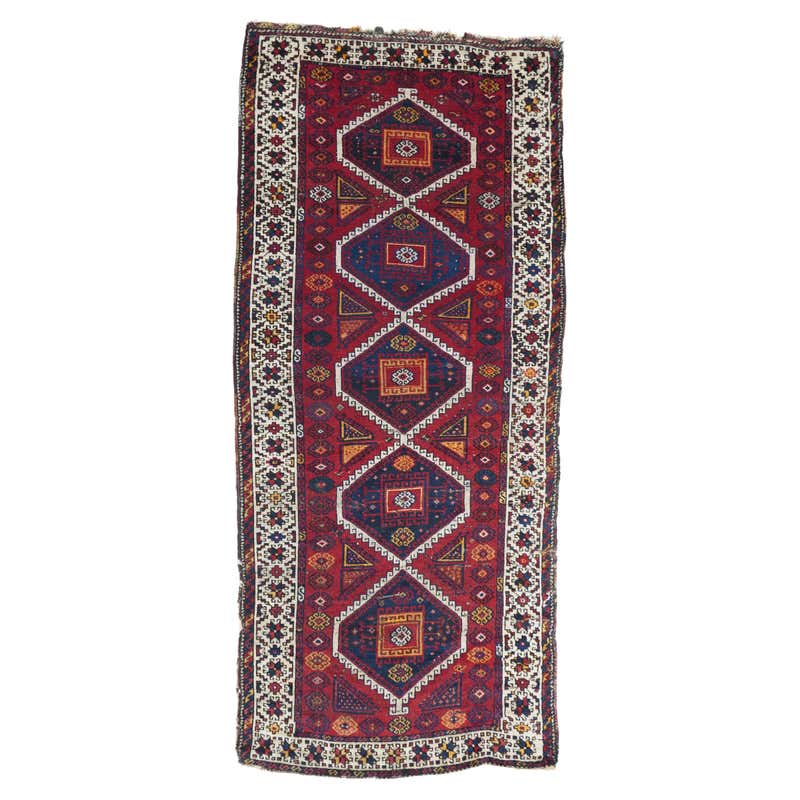 Antique Tribal Ghashghai Rug 5'5'' x 8'6'' For Sale at 1stDibs