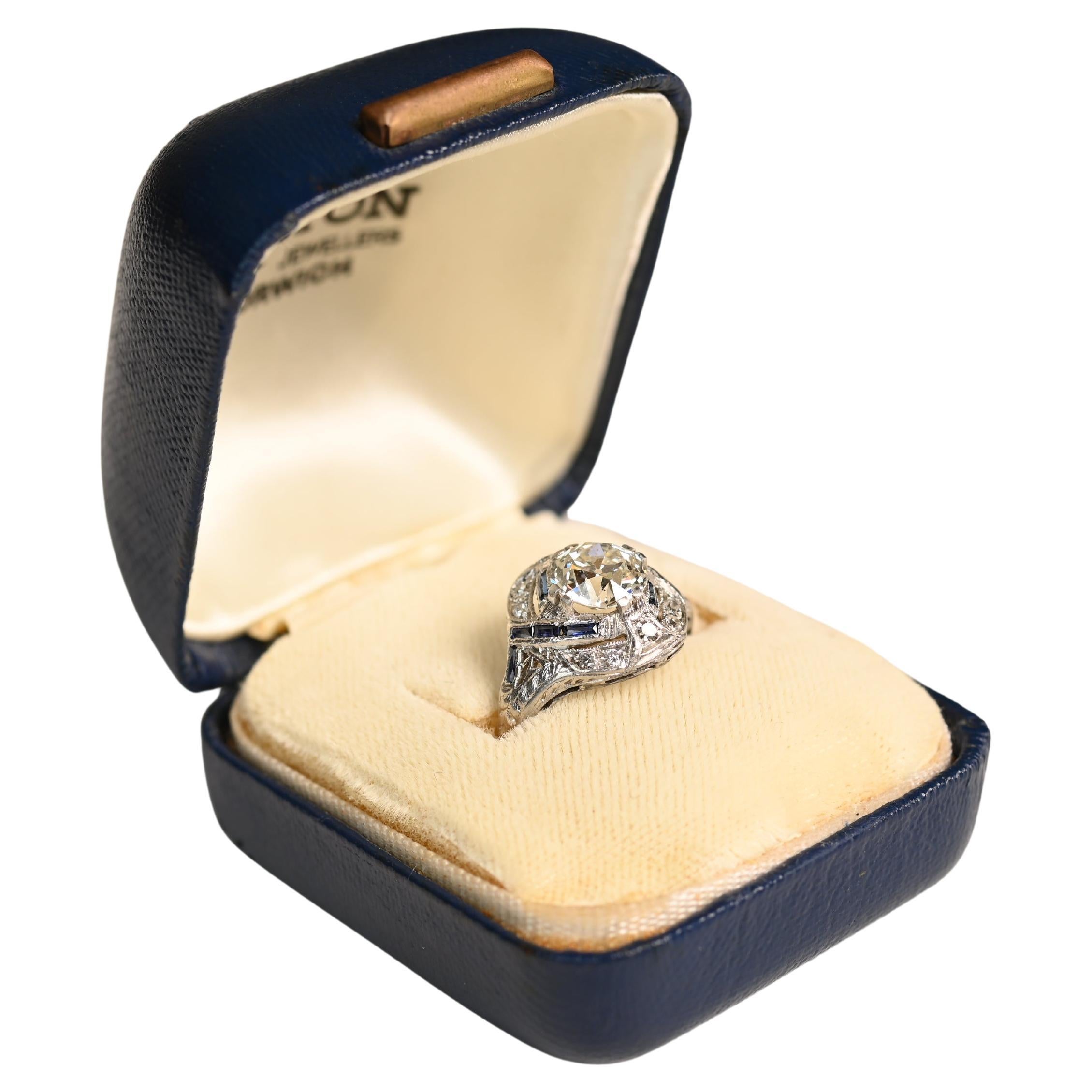 Anillo antiguo de diamantes talla europea (GIA aprox. 1.5 quilates), platino