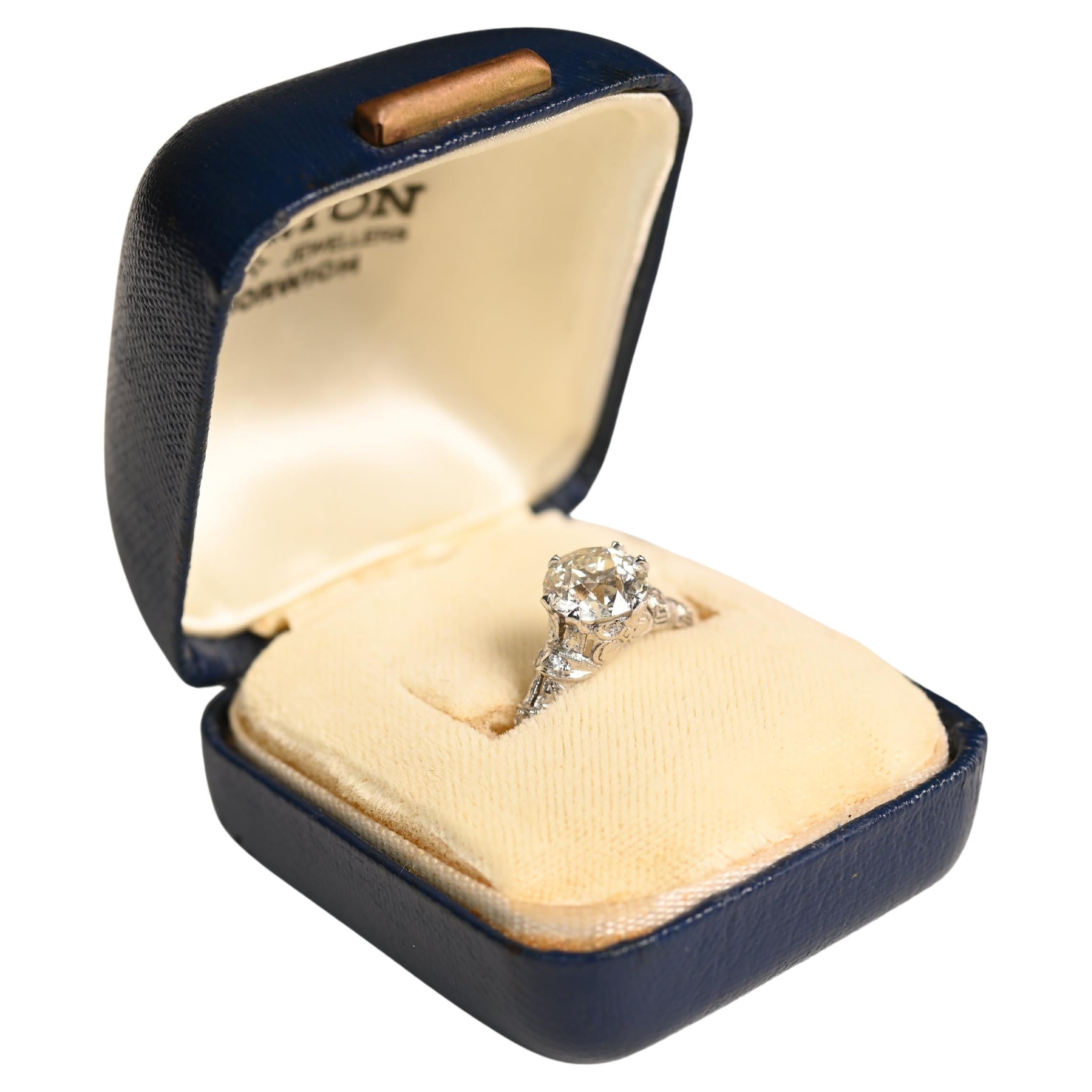 Anillo antiguo de diamantes talla europea (GIA aprox. 1,60 quilates), platino