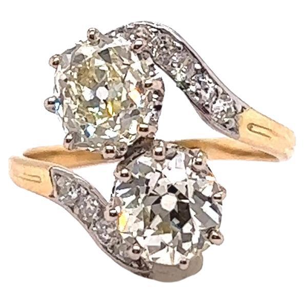 Antique GIA 1.70/1.56 Carats Old European Cut Diamonds 18k Gold Toi et Moi Ring