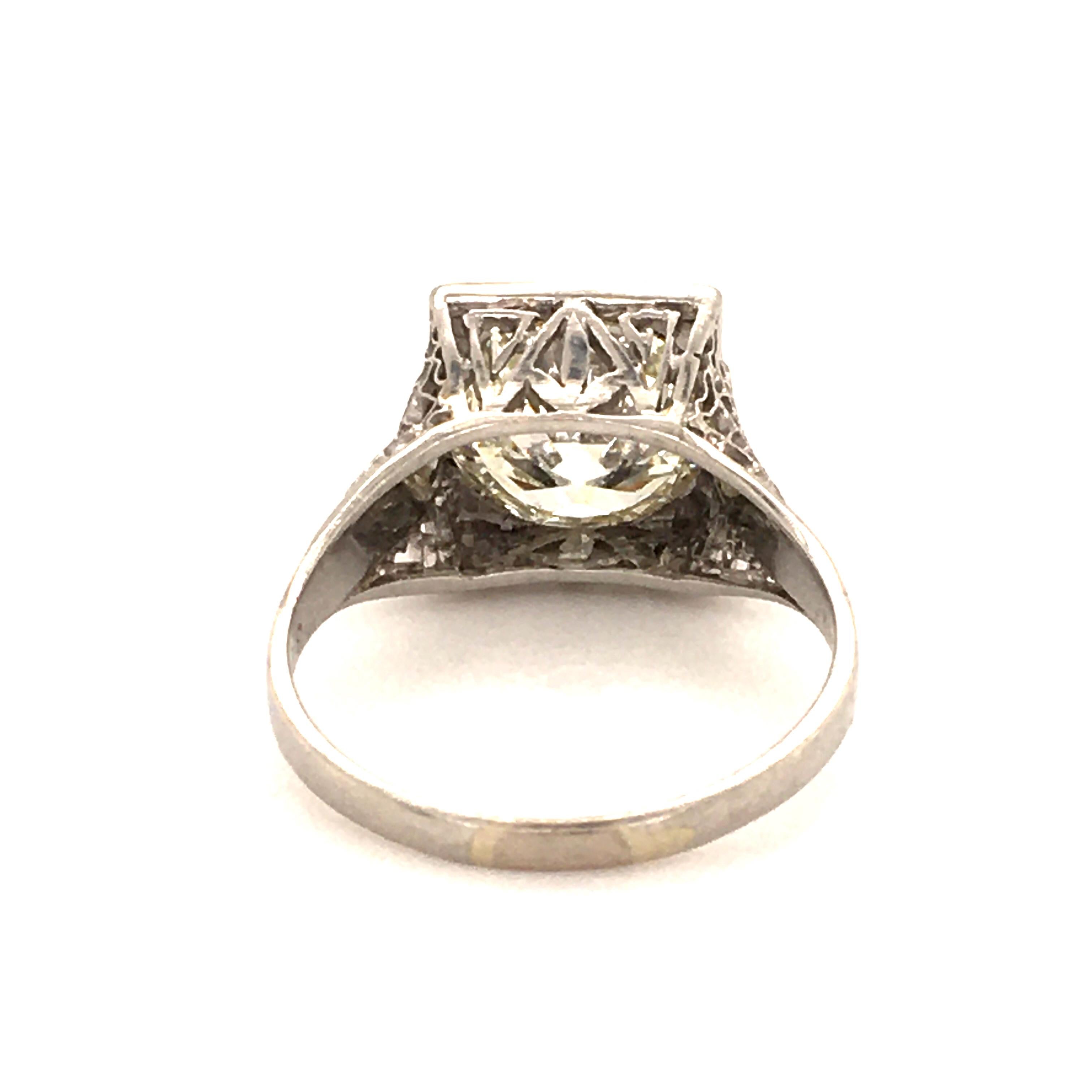 Antique GIA Certified Old Cut Diamond Ring in Platinum In Good Condition In Lucerne, CH