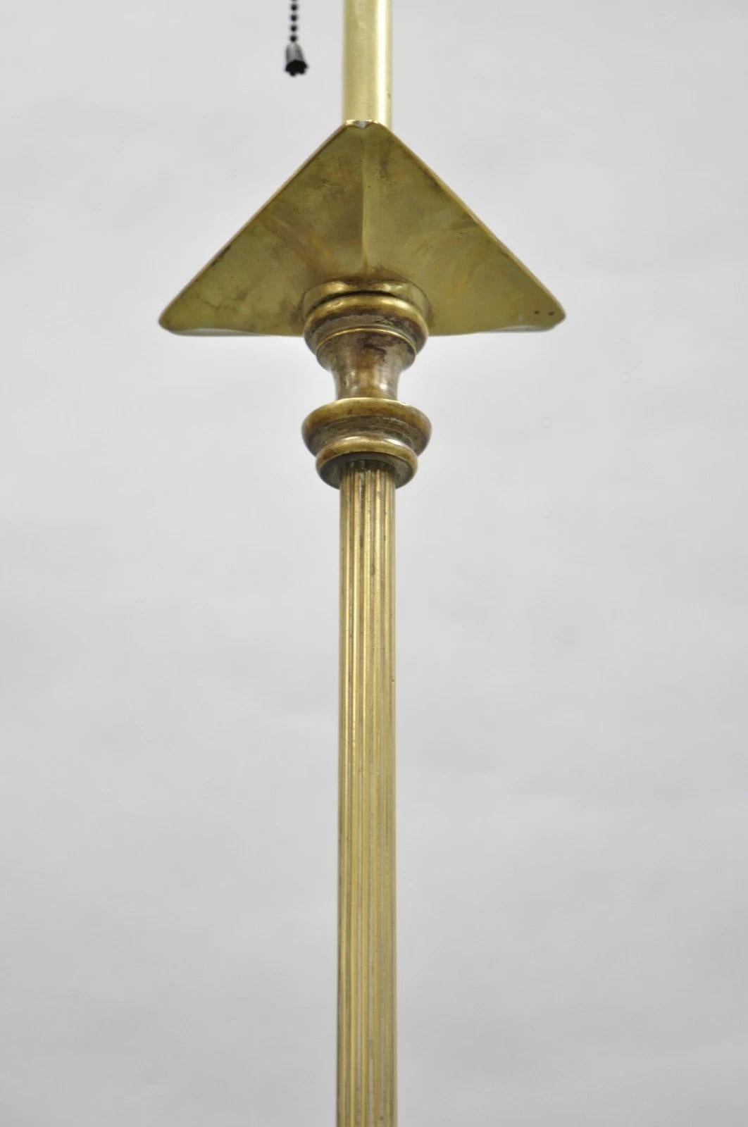 Lámpara de pie gótica estilo Giacometti antigua Flor de Lis de bronce y latón - Pareja en venta 6