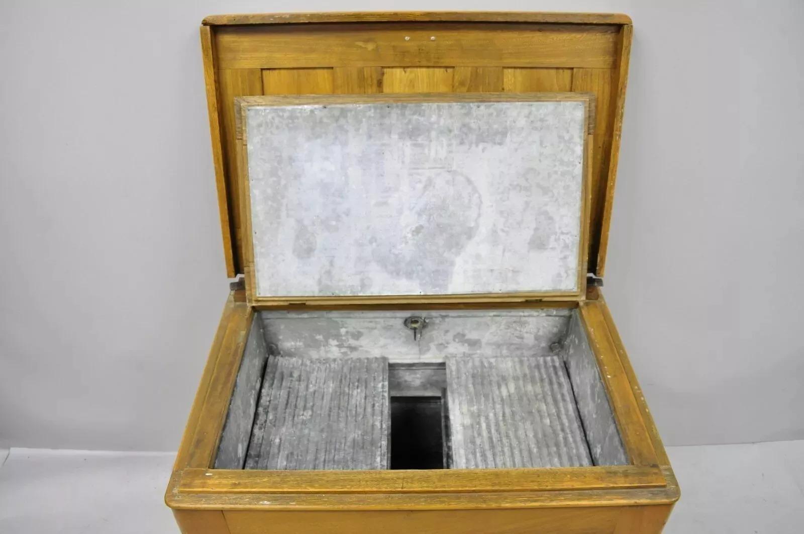 Antique Gibson Refrigerator Co. Victorian Small Oak Wood Icebox Ice Chest For Sale 1