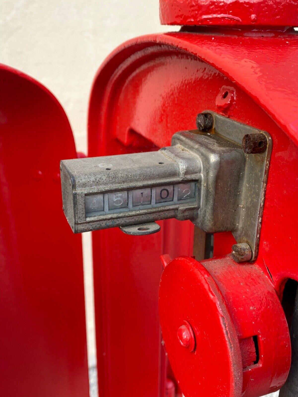 Antique Gilbert & Barker Red Self Measuring Type 208 Vintage Curbside Gas Pump For Sale 1