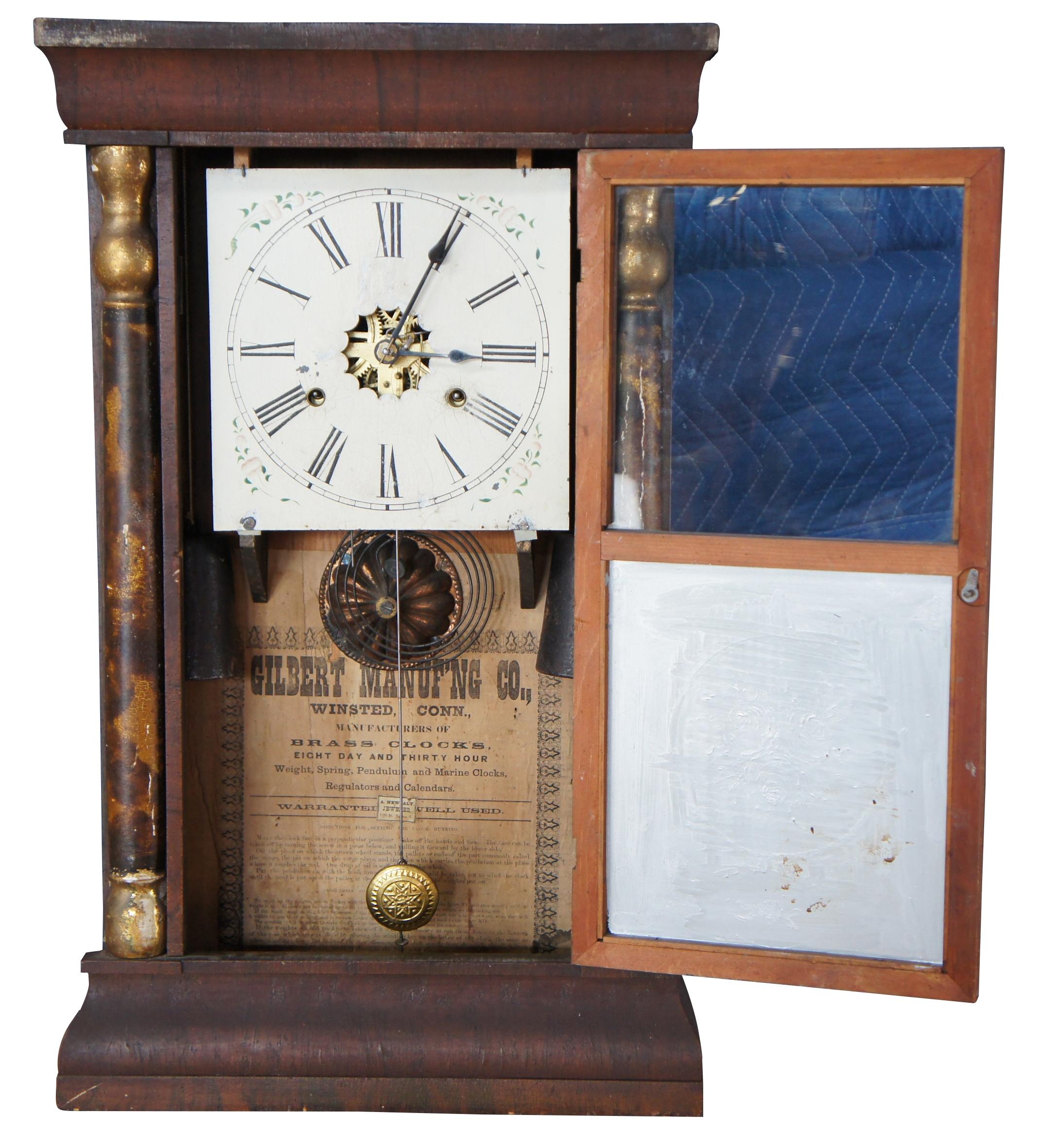 Empire américain Horloge de cheminée ancienne Gilbert Manufacturing American Empire en acajou 30 Hr en vente