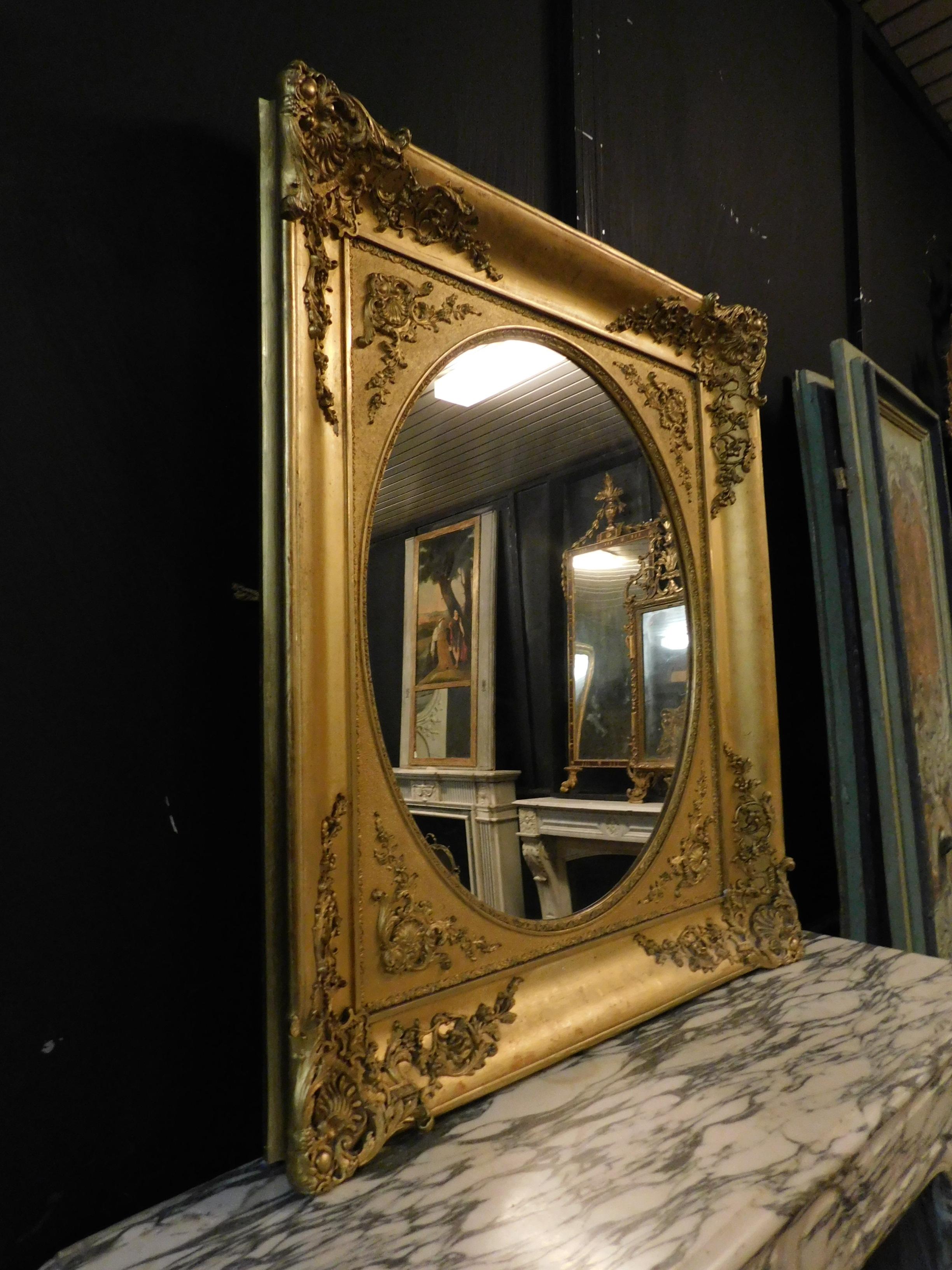 Antiker vergoldeter und geschnitzter rechteckiger Spiegel, 19. Jahrhundert, Italien im Angebot 2