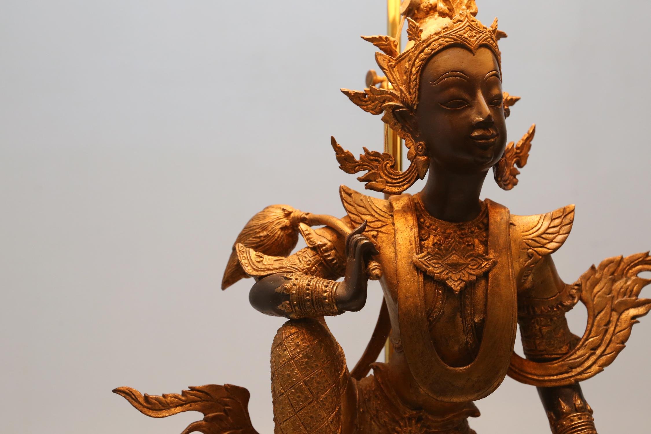 Antique Gilded Bronze Seated Buddha Table Lamp In Good Condition In Meulebeke, BE