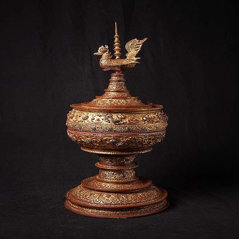 Antique Gilded Burmese Offering Vessel from Burma In Good Condition For Sale In DEVENTER, NL