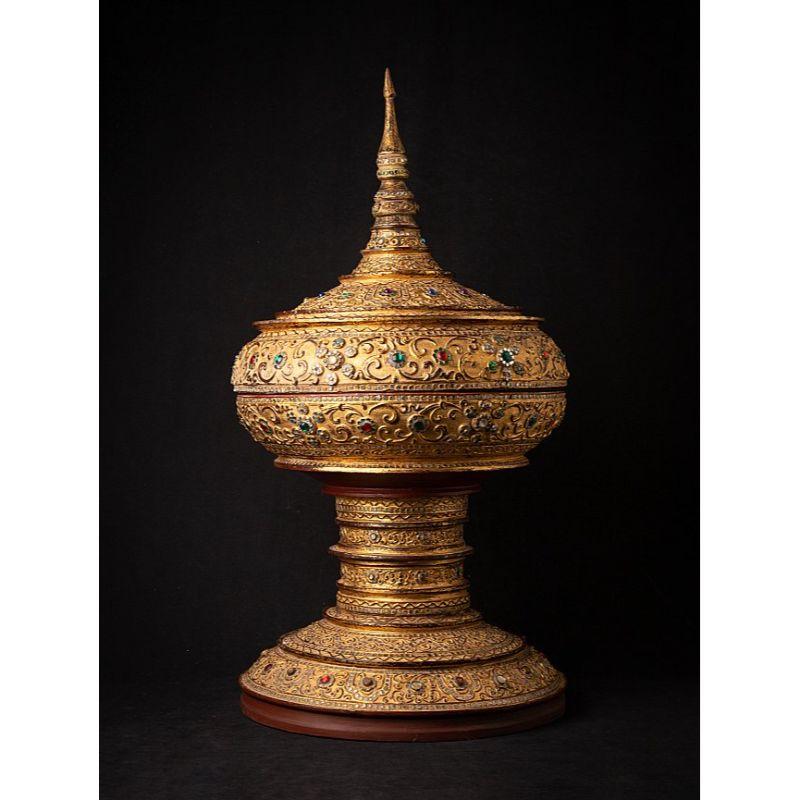 Antique Gilded Burmese Offering Vessel from Burma Original Buddhas In Good Condition For Sale In DEVENTER, NL