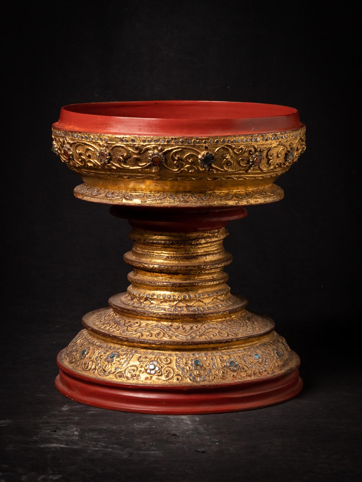 Antique gilded Burmese offering vessel from Burma - Original Buddhas In Good Condition For Sale In DEVENTER, NL