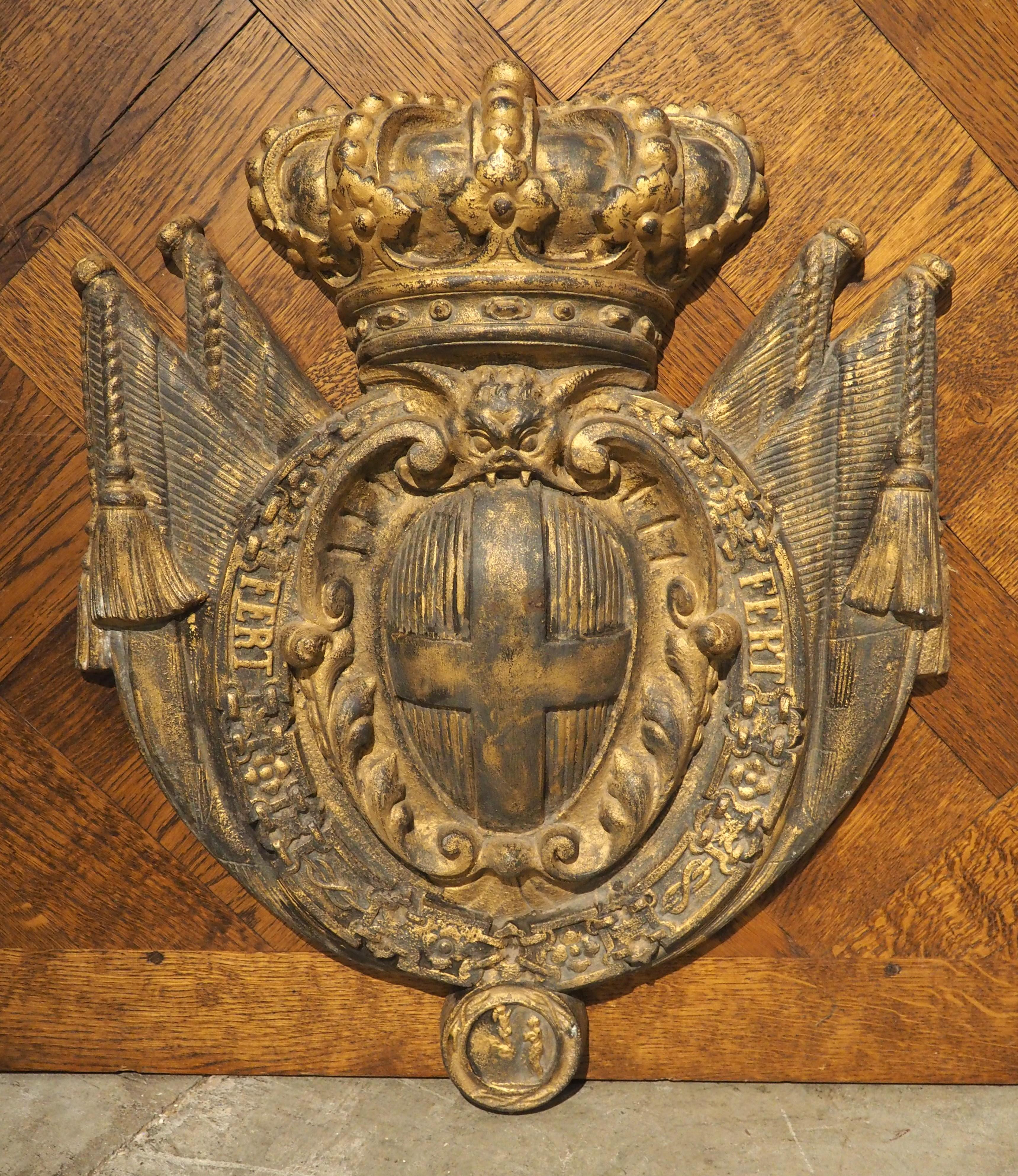 Antike Wappentafel aus vergoldetem Gusseisen, The House of Savoy, um 1900 (Europäisch) im Angebot