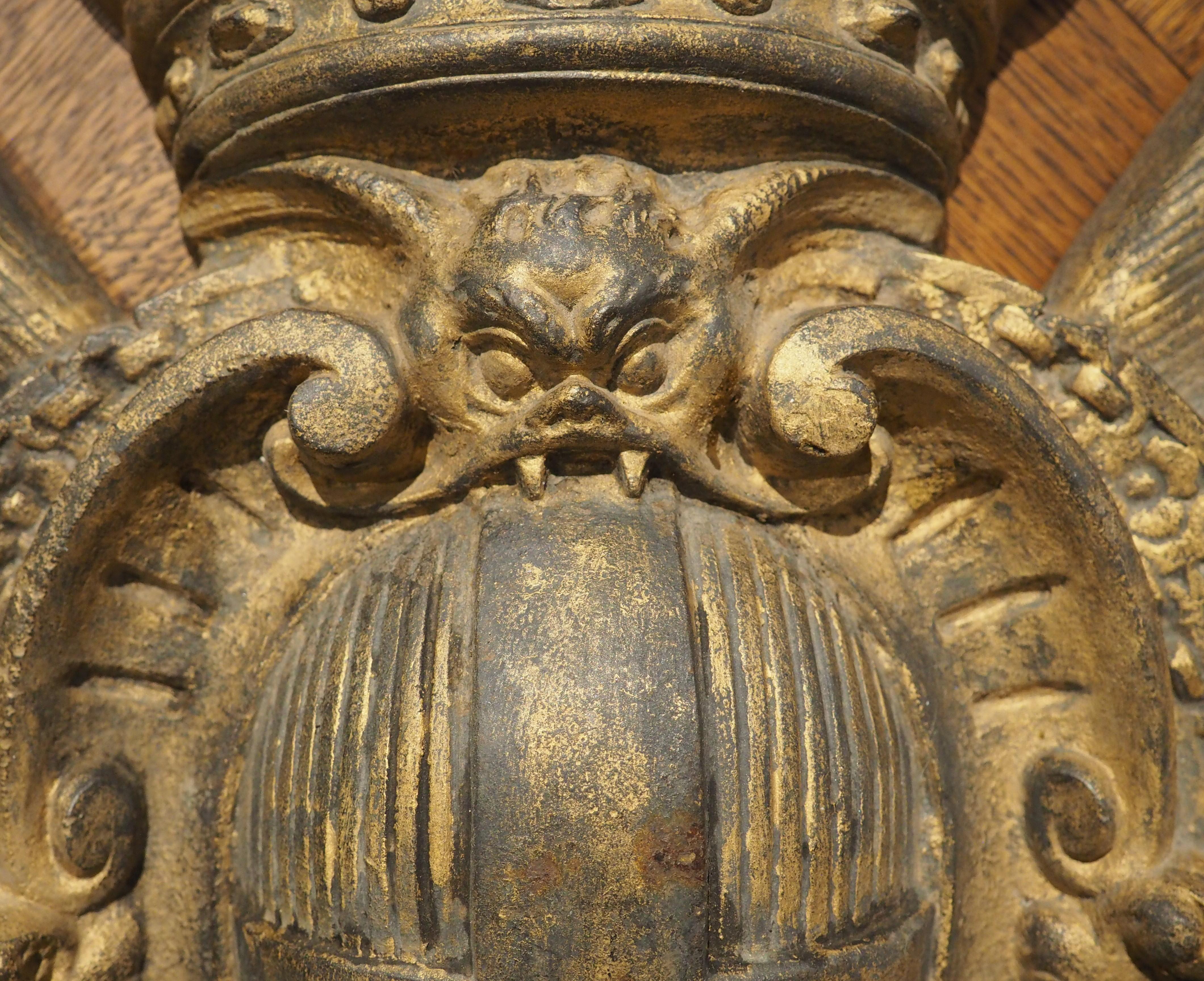 Antike Wappentafel aus vergoldetem Gusseisen, The House of Savoy, um 1900 (Metall) im Angebot