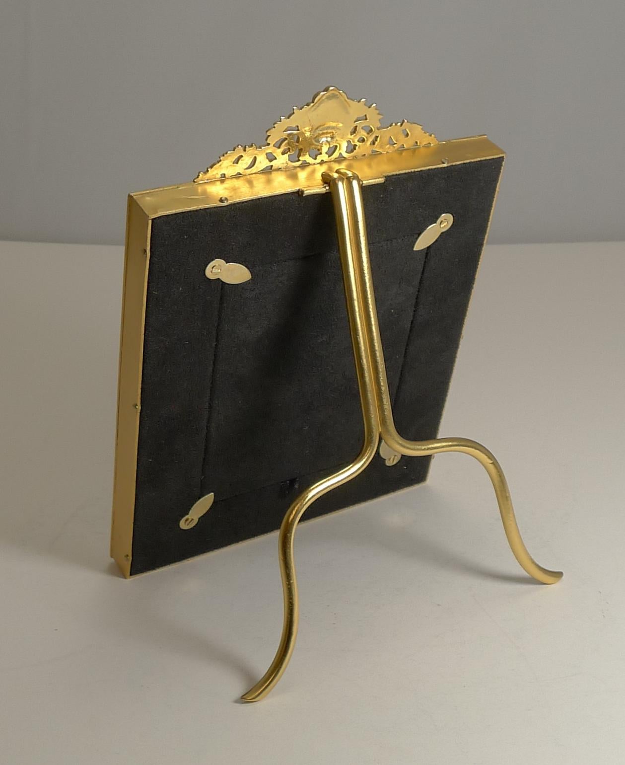 Marco de Fotografía Antiguo de Bronce Dorado Francés con Decoración de Piedra en Pasta en venta 4