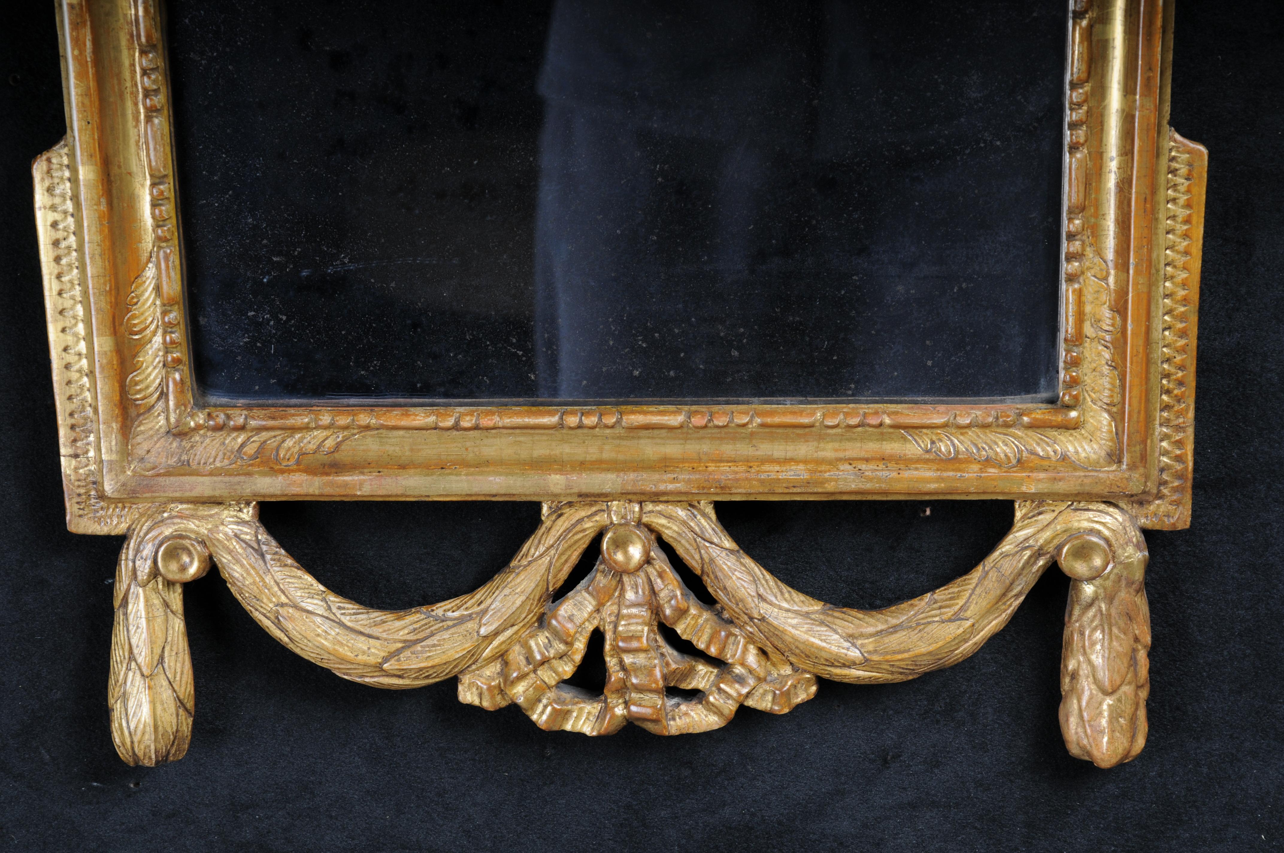Sculpté à la main Antique miroir mural français doré Louis XVI/classicisme vers 1780 en vente