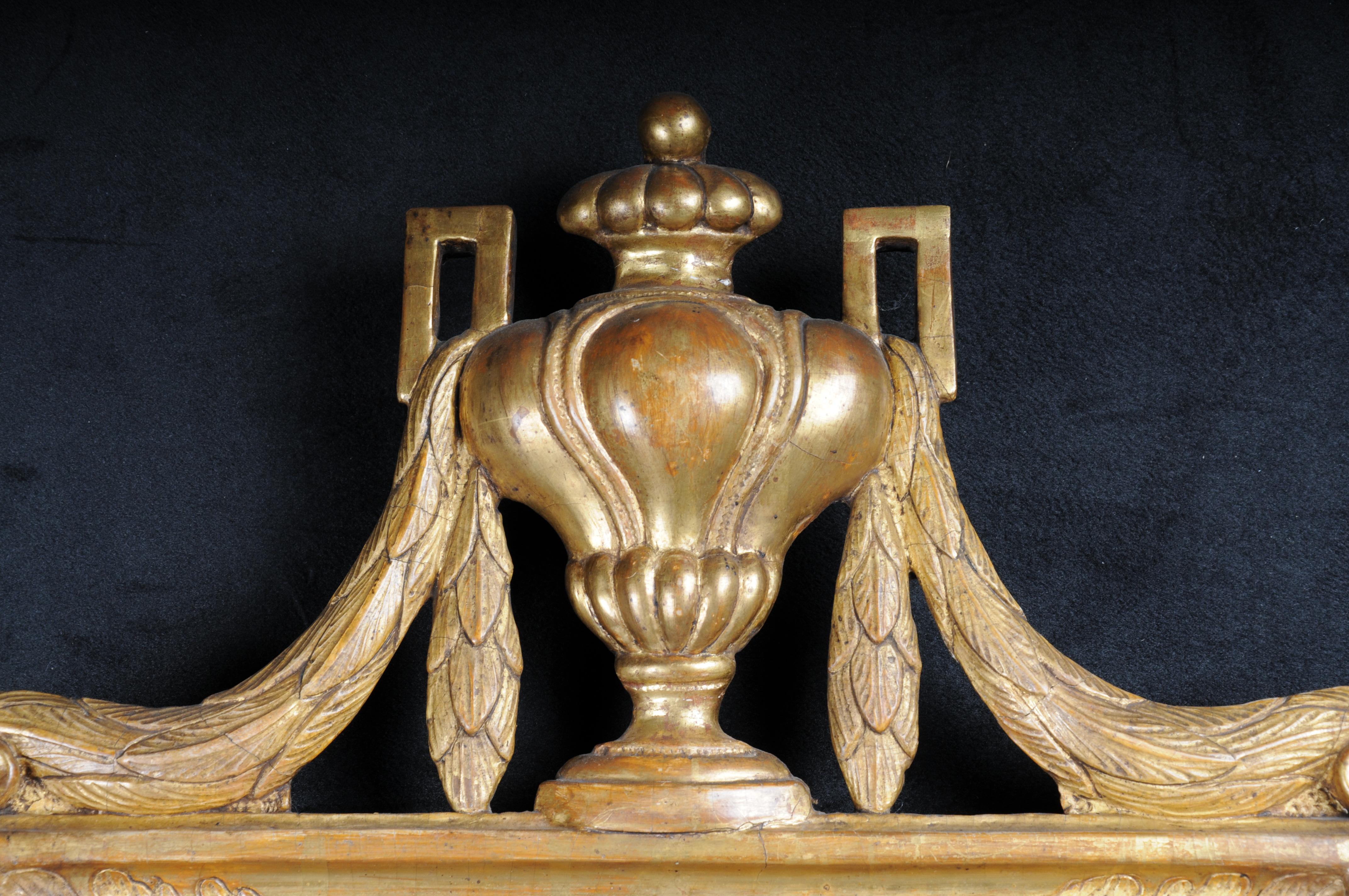 Miroir Antique miroir mural français doré Louis XVI/classicisme vers 1780 en vente