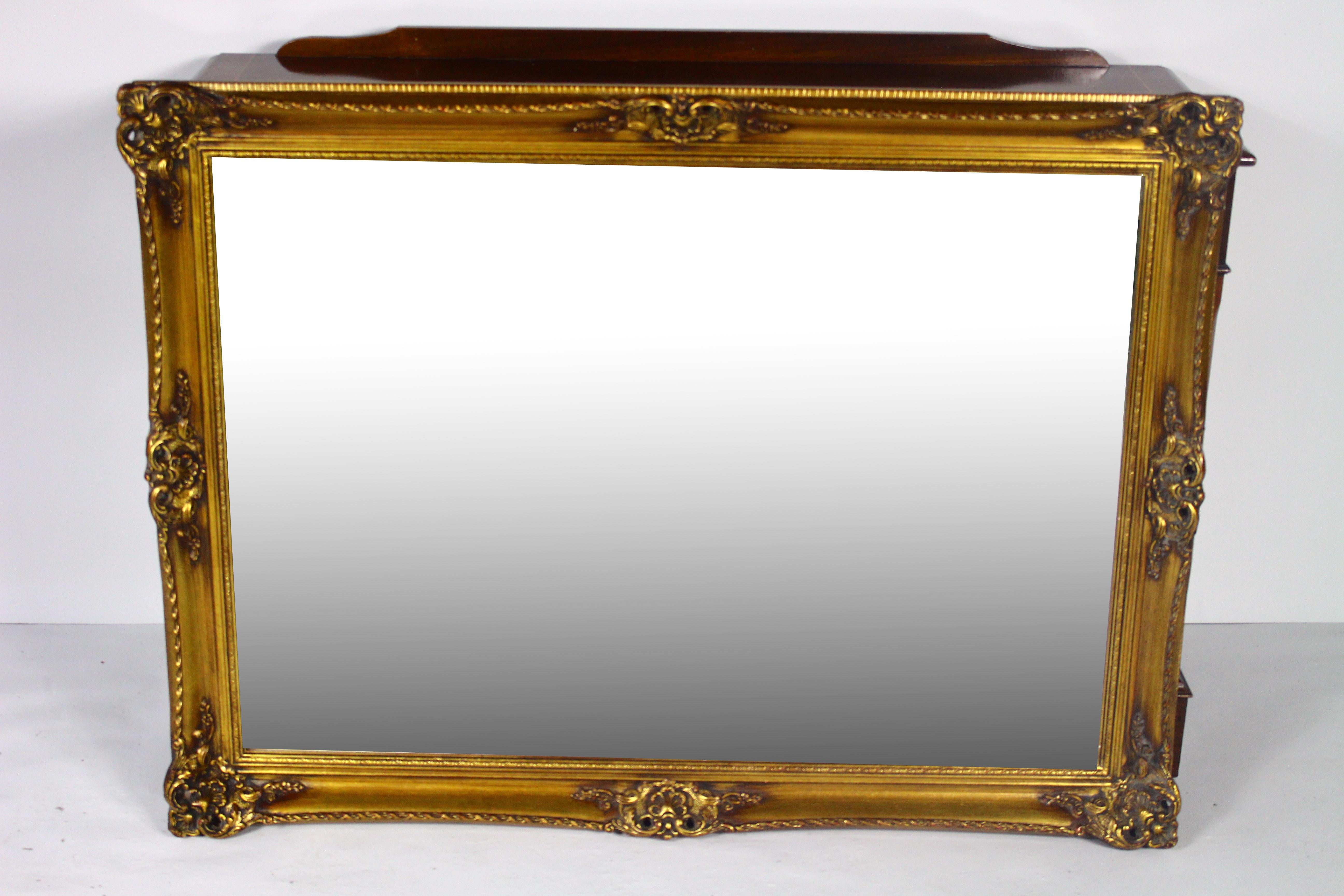 Superbe miroir ancien avec cadre doré.
Miroir avec cadre sculpté.
Bon état, prêt à l'emploi.