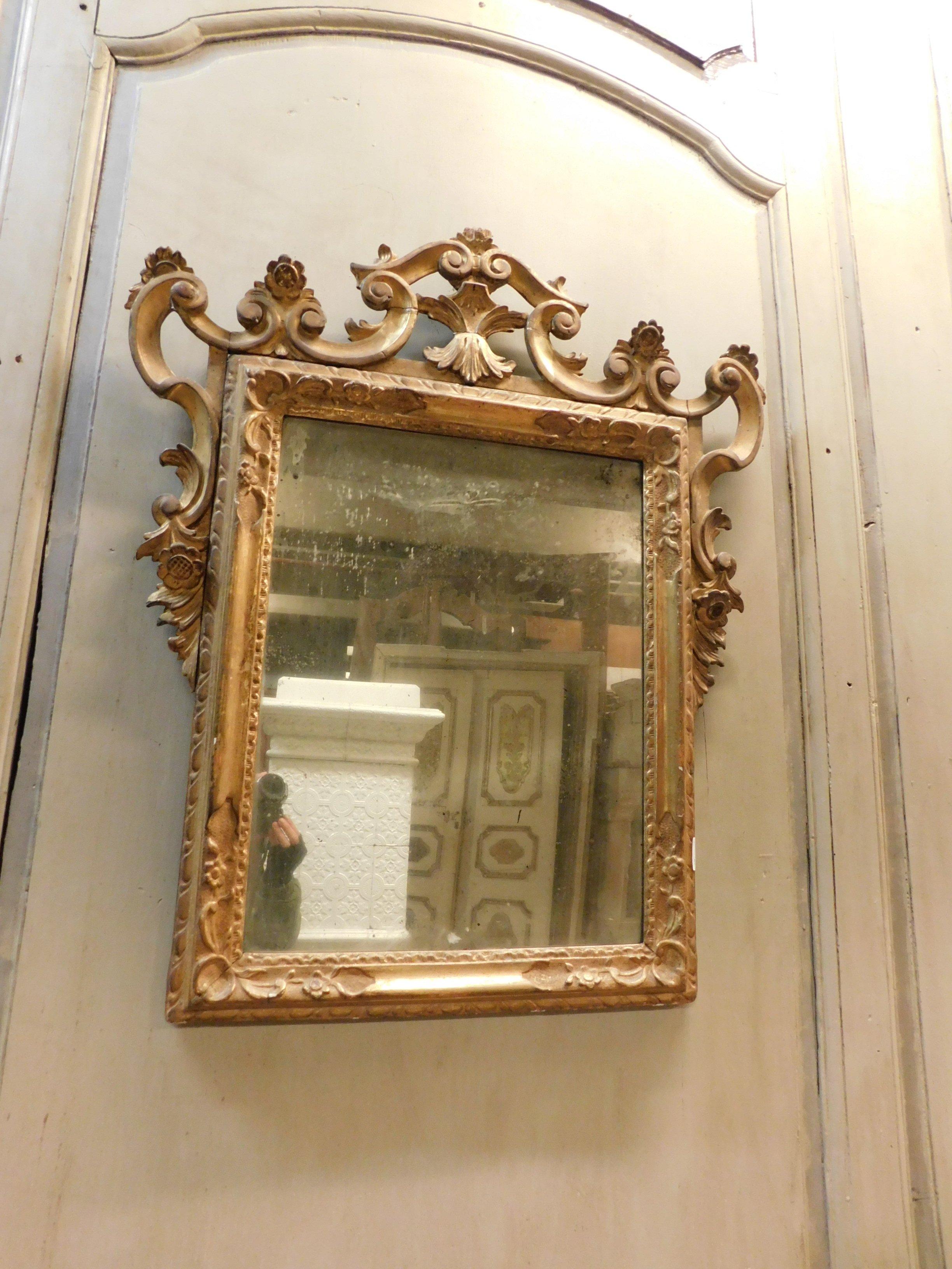 Italian Antique Gilded Mirror with Carved Wood Carvings, 18th Century, Italy