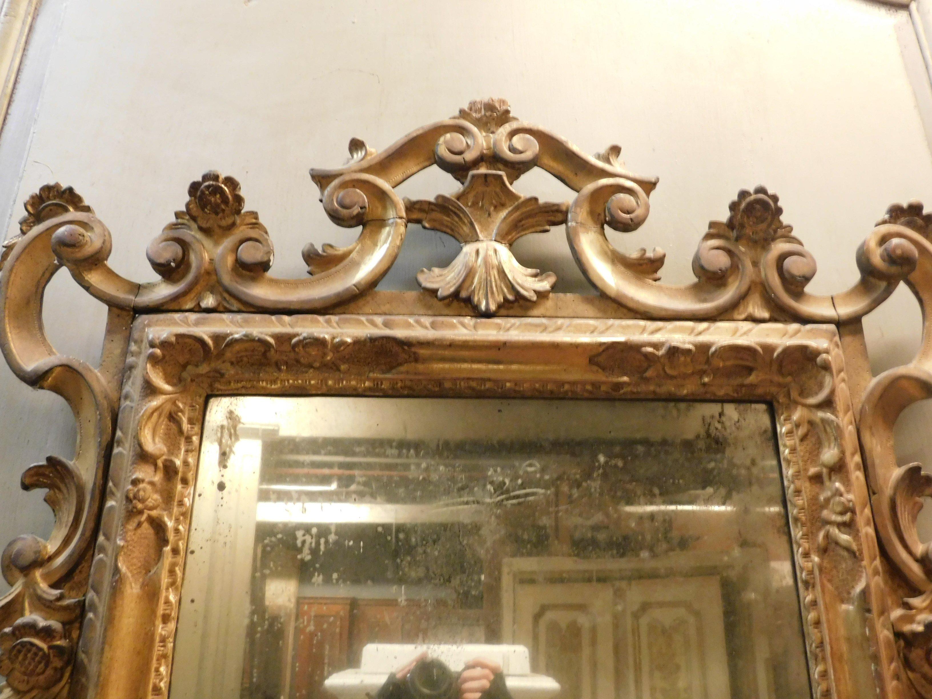 18th Century and Earlier Antique Gilded Mirror with Carved Wood Carvings, 18th Century, Italy