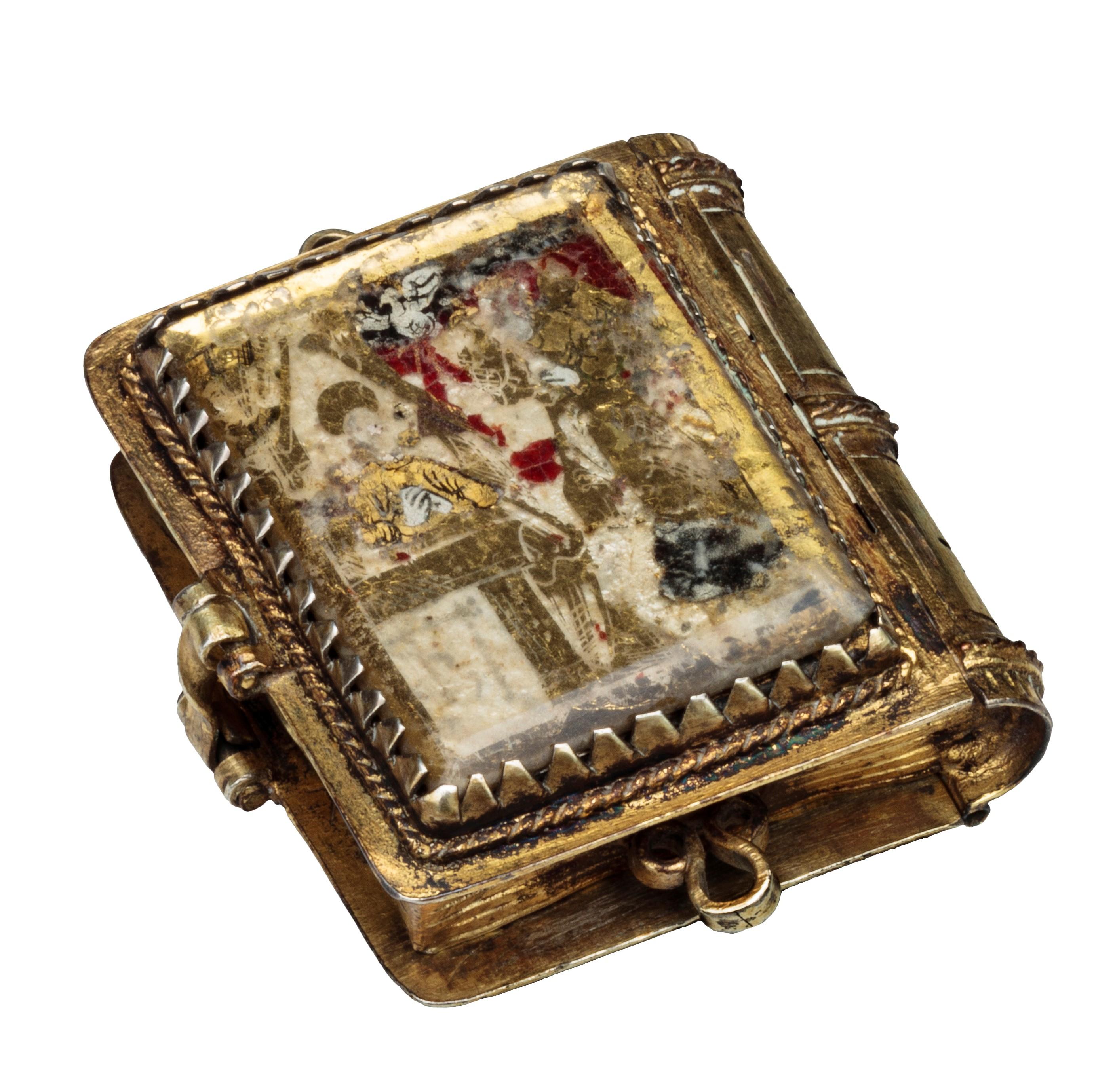 Antique Gilded Silver Renaissance Reliquary Pendant in Book Form  In Good Condition In Chicago, IL