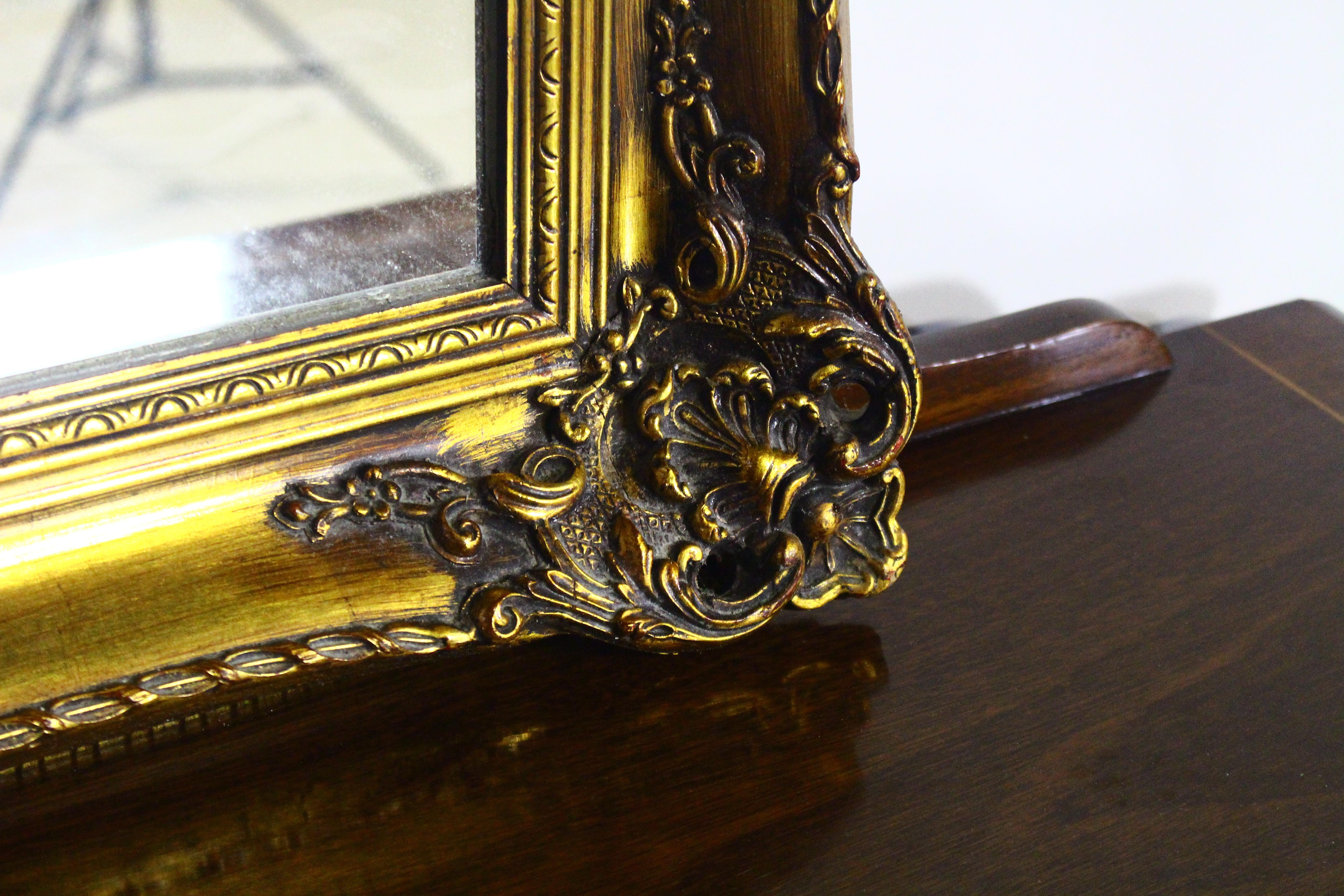 Antique Gilded Wall Mirror In Good Condition For Sale In ŚWINOUJŚCIE, 32
