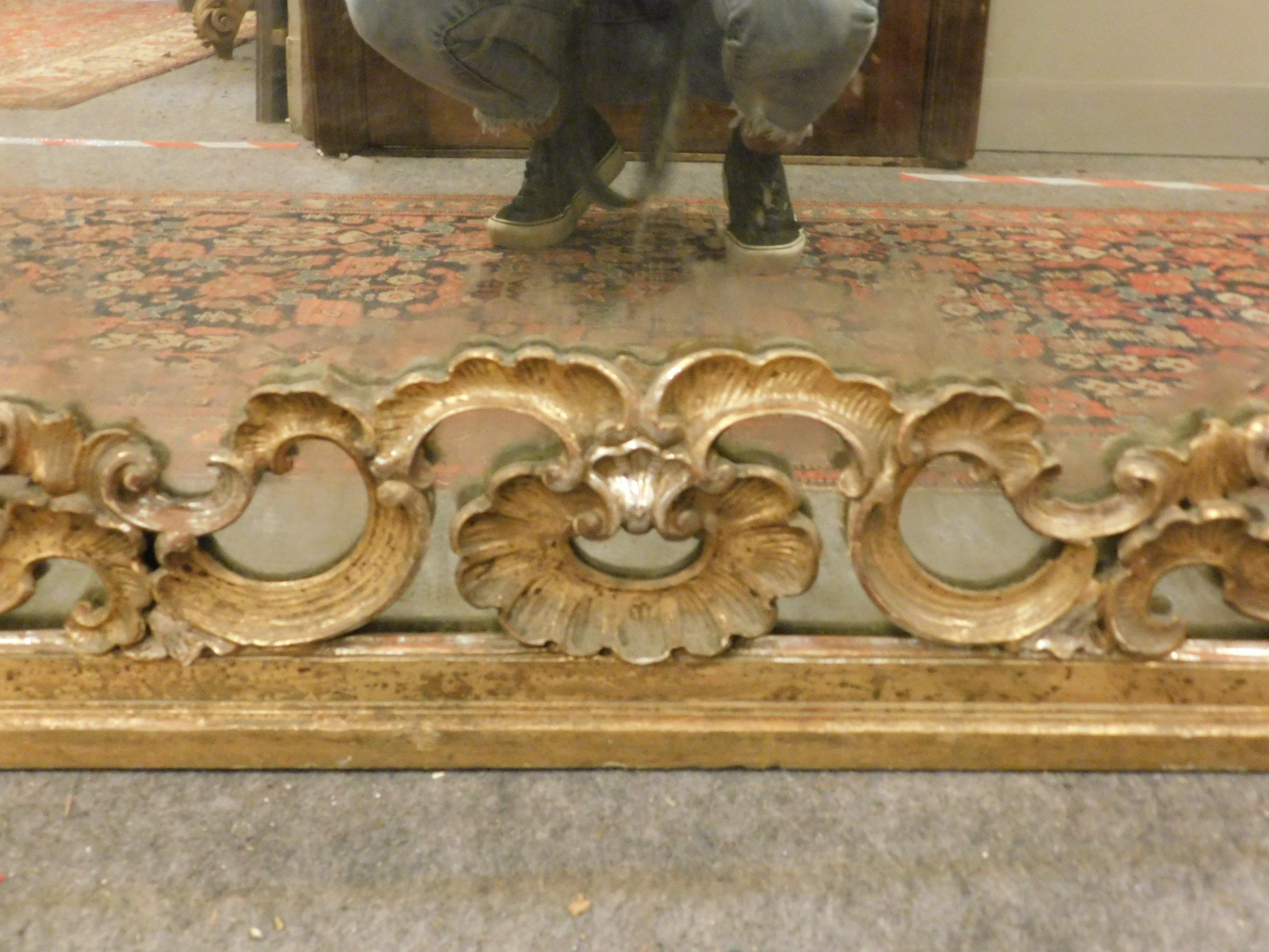 Antique Gilded Wood Mirror, Richly Carved with Putto, 1700, Italy 4