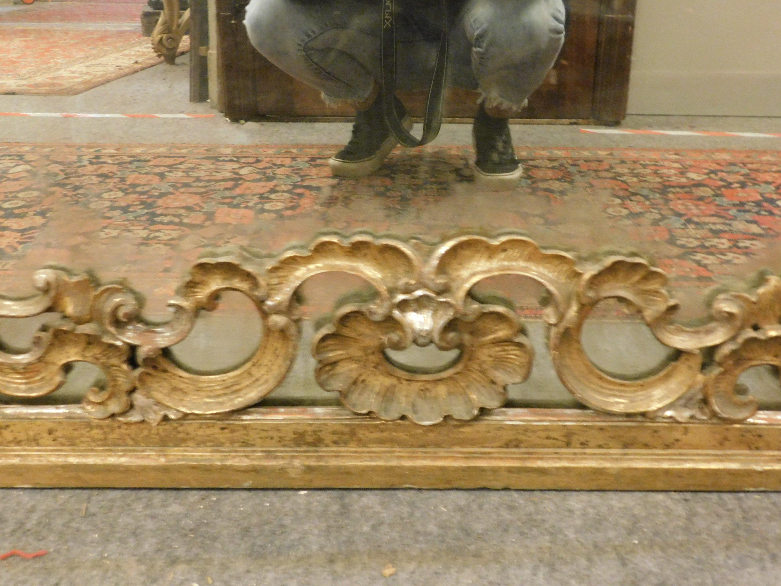 Antique Gilded Wood Mirror, Richly Carved with Putto, 1700, Italy 5