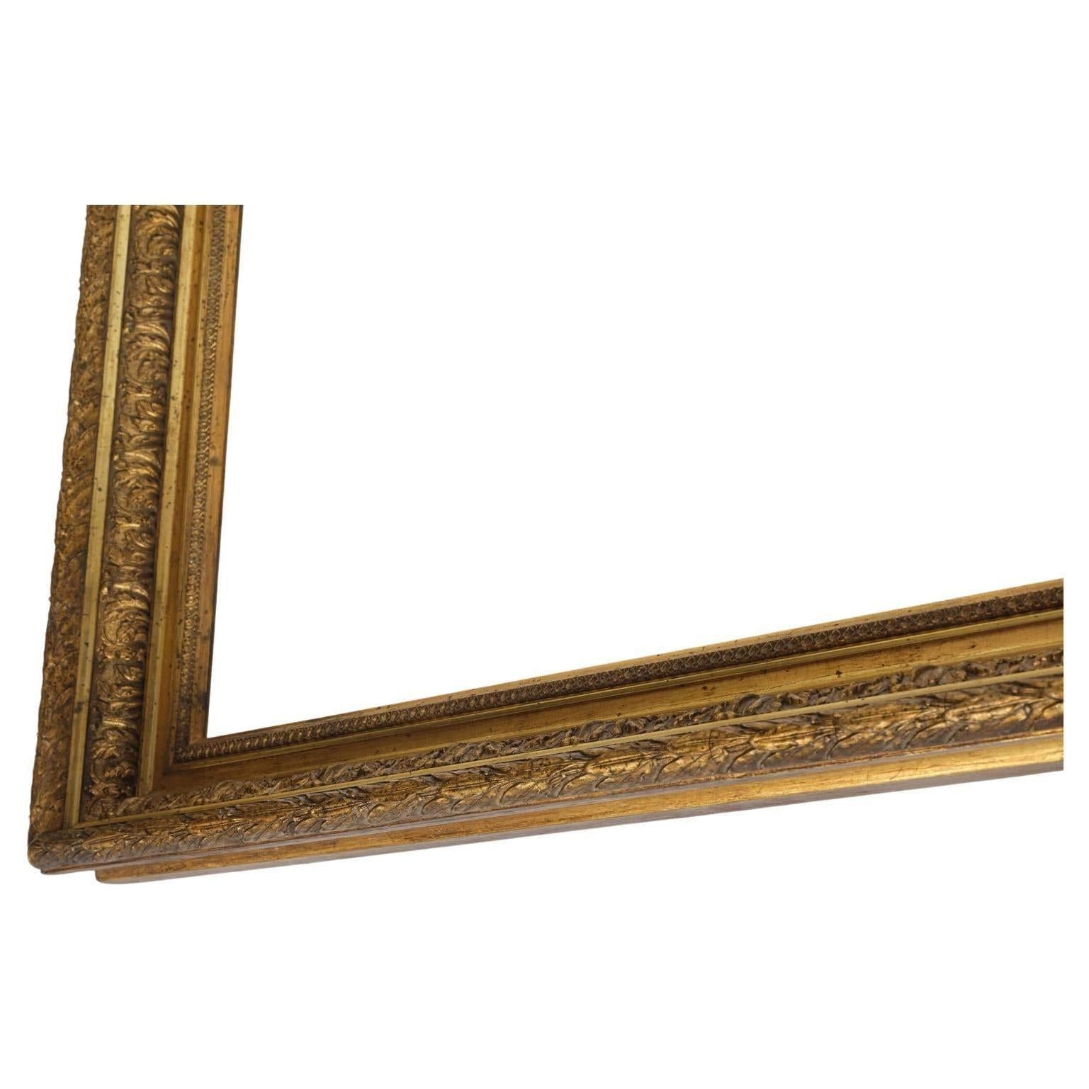 Marco antiguo de madera dorada siglo XX en venta