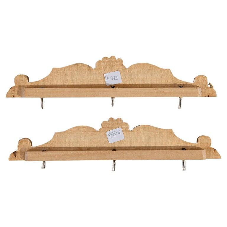 Various pieces of a spark guard, to be used now as You wish:
1 - pair of small cymatiums cm. 28,5 x h. 5,7 x depth 1,572,2 cm.
2 - pair of bases, also for making a small table cm. 39,5 x h. 19 x depth 8 cm.
3 - cymatium (visible from both sides) cm.