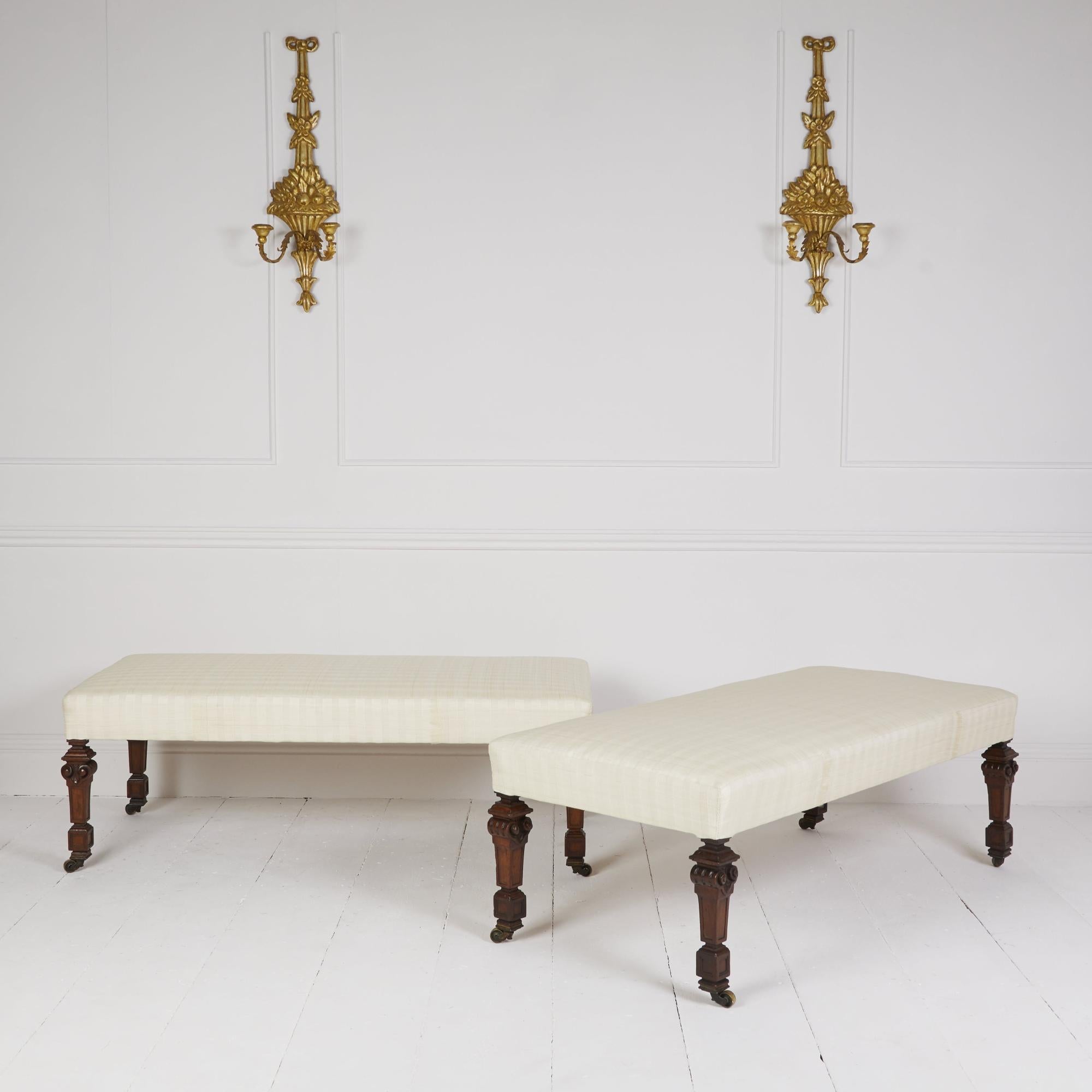 Tabourets anciens sur mesure à pieds Gillows en vente 2