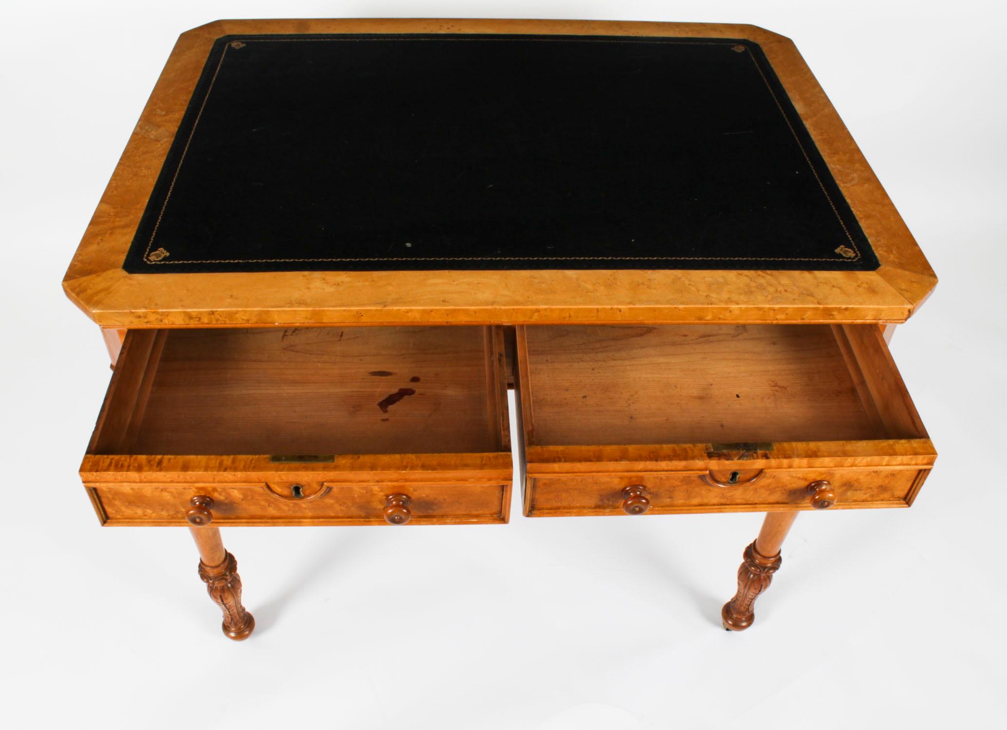 Bureau ancien de style Gillows en érable piqué 19ème siècle en vente 9